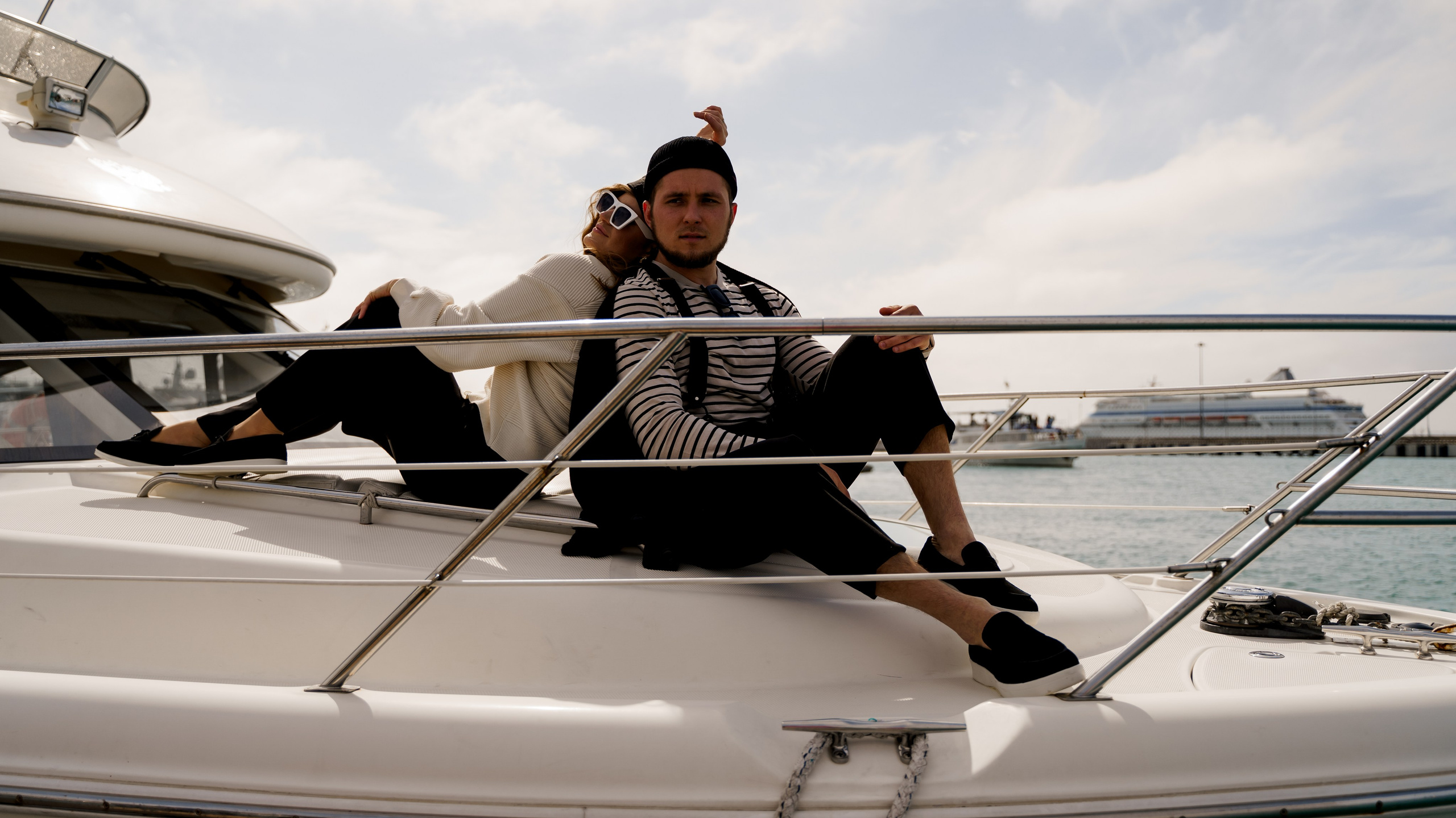 Артем и Анна лавстори на яхте. Свадебный фотограф Санкт-Петербург, Сочи, Питер, Выборг, Луга, Псков