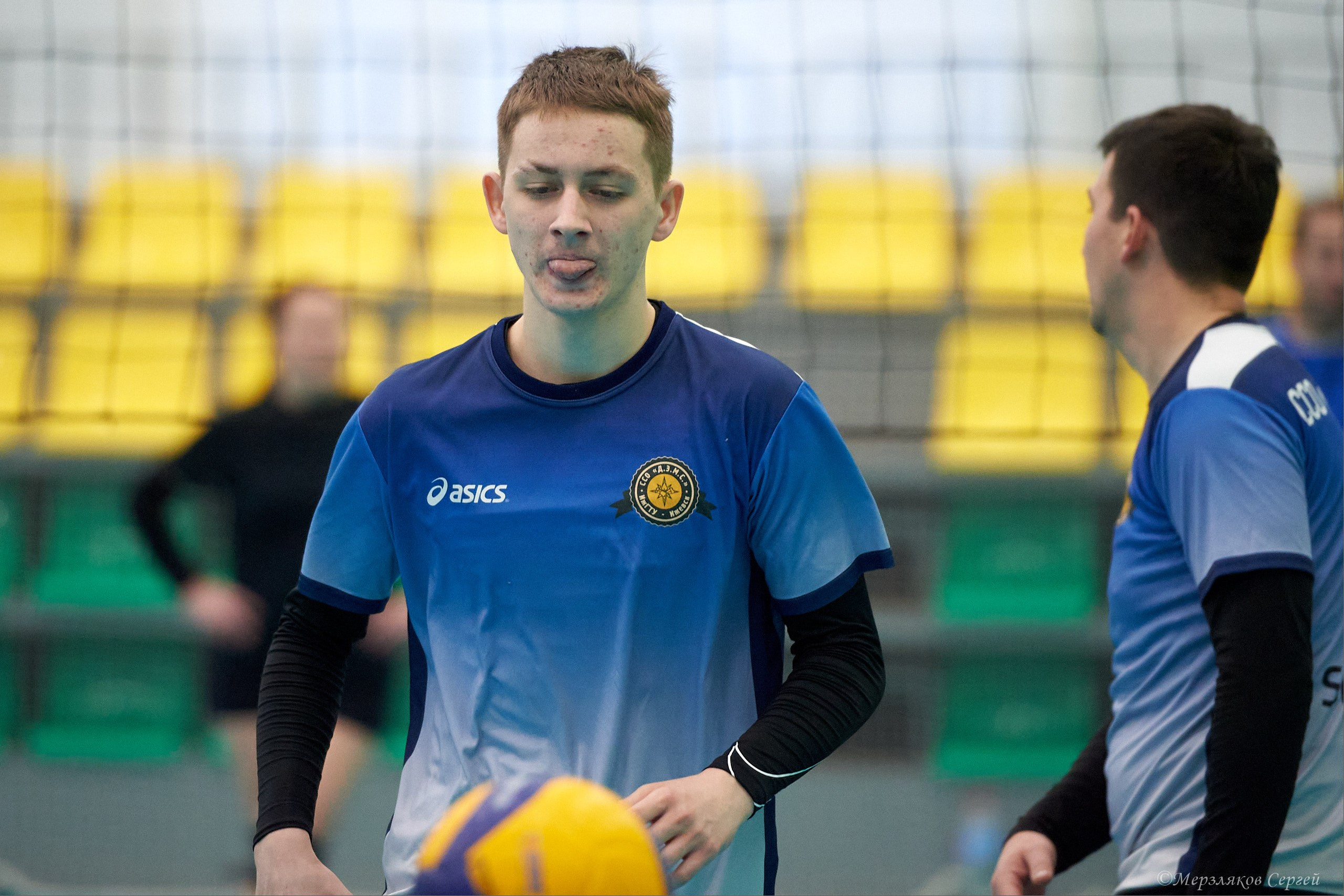 Новогодний волейбольный турнир. Ижевск. 16.12.23. Спортивный репортажный фотограф в Ижевске Сергей Мерзляков