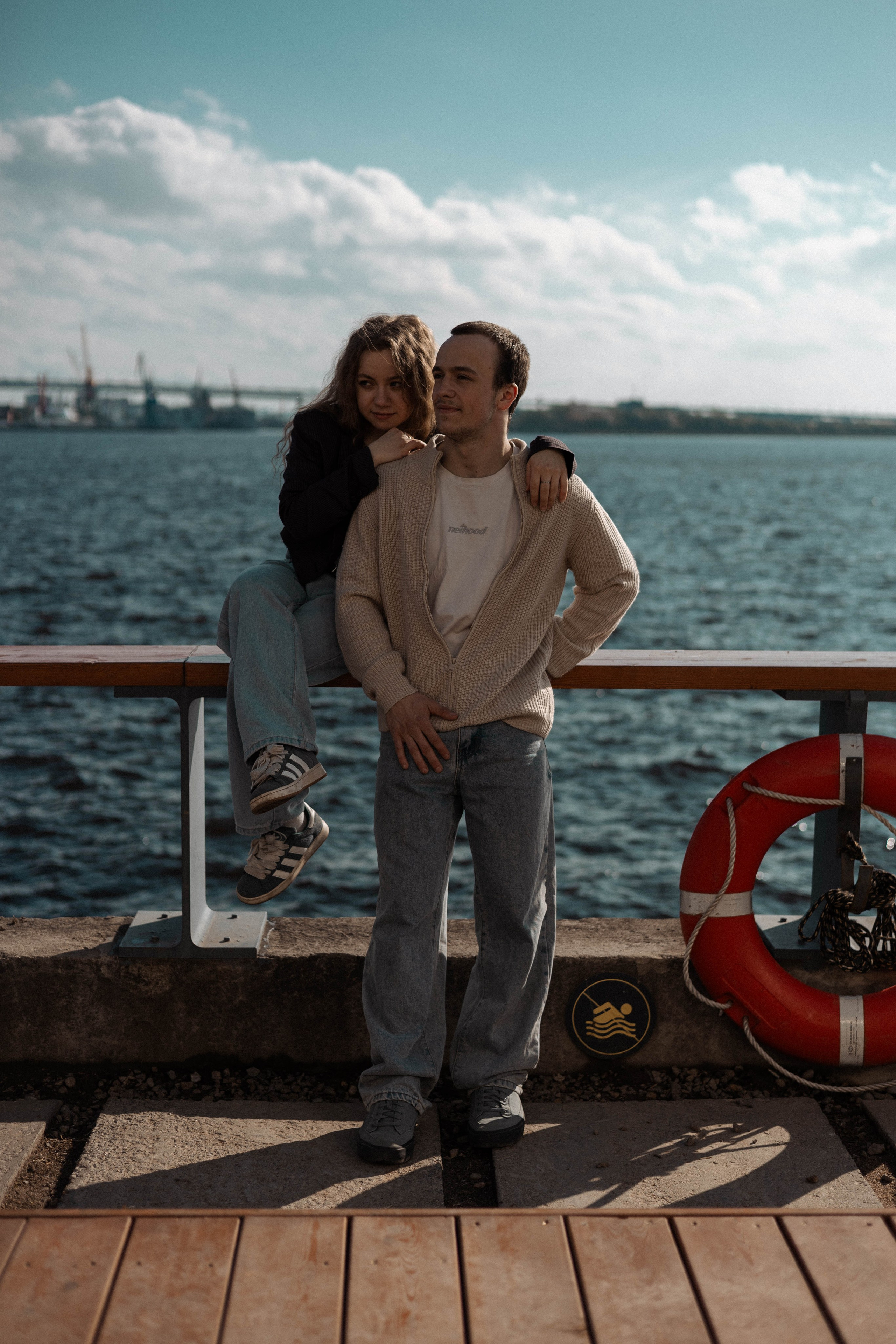 Лавстори Севкабель Порт. Ваня и Вика. Фотограф в Санкт-Петербурге Диана Дьяченко