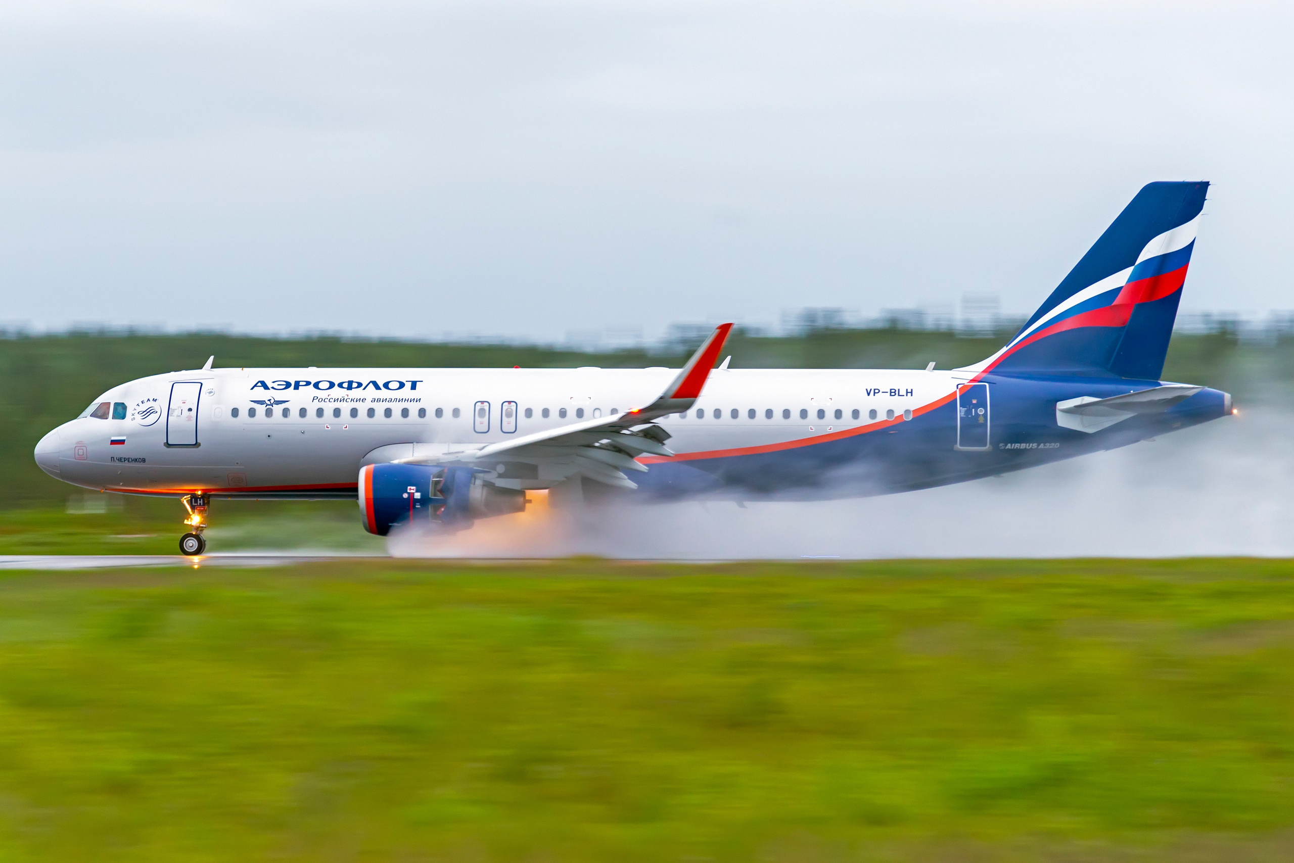 Авиация: самолеты, вертолеты, небесные зарисовки. От прошлого к будущему авиации через фотографию