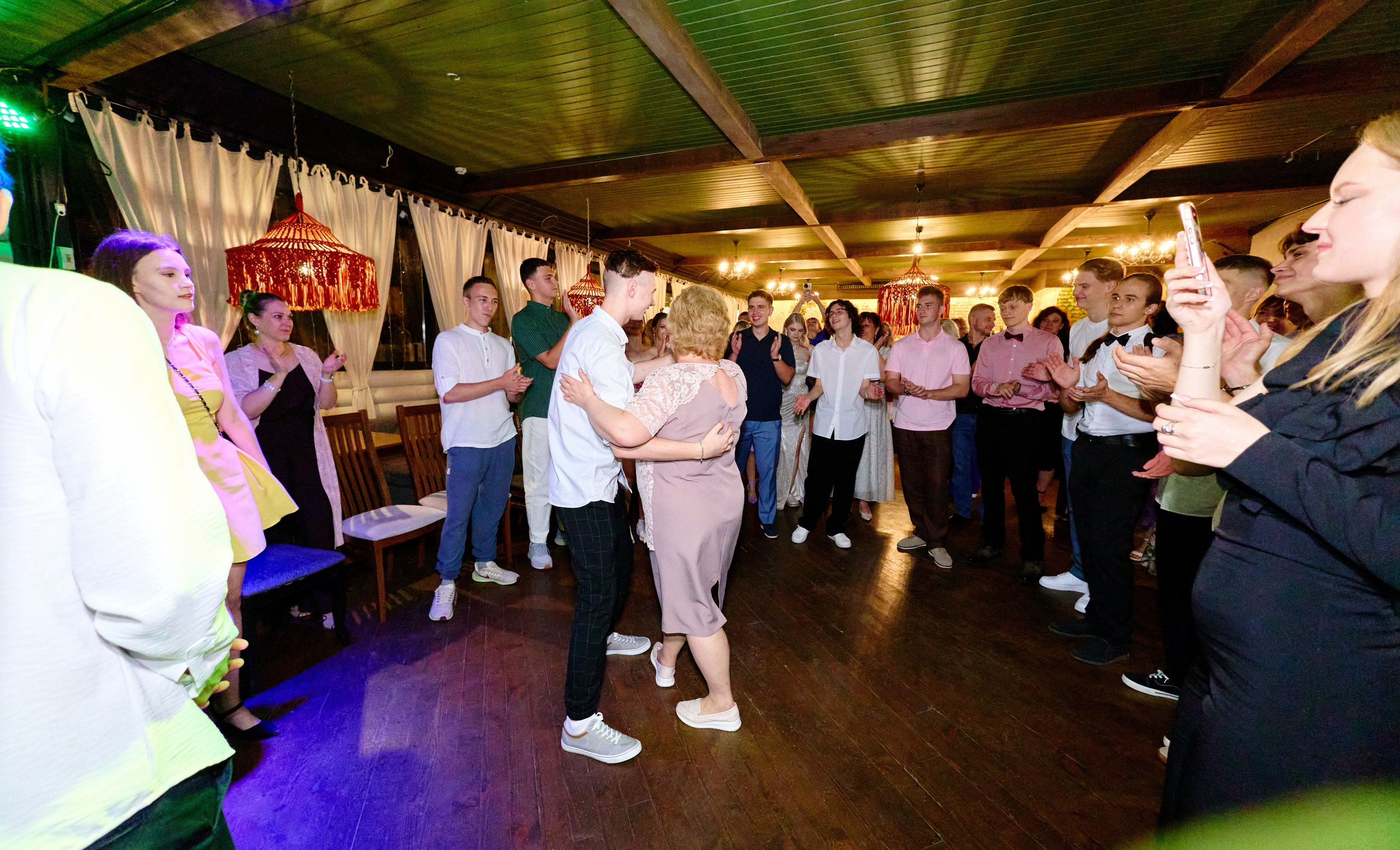 Выпускной 35 Сош. Фотограф Выпускные альбомы Таганрог Сергей Коробченко