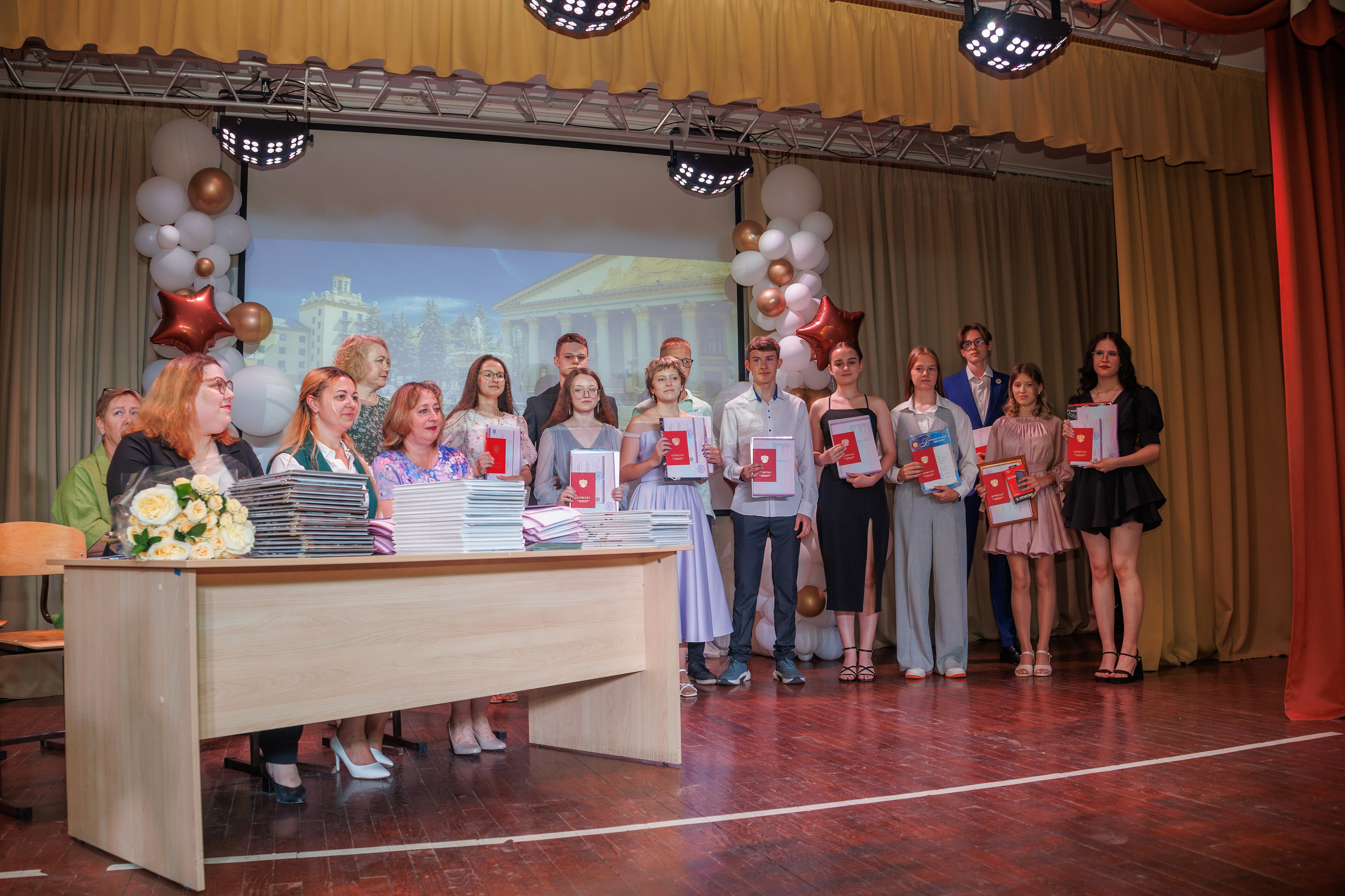 Вручение аттестатов. Свадебный и семейный фотограф в Новосибирске Ирина Дорошкова