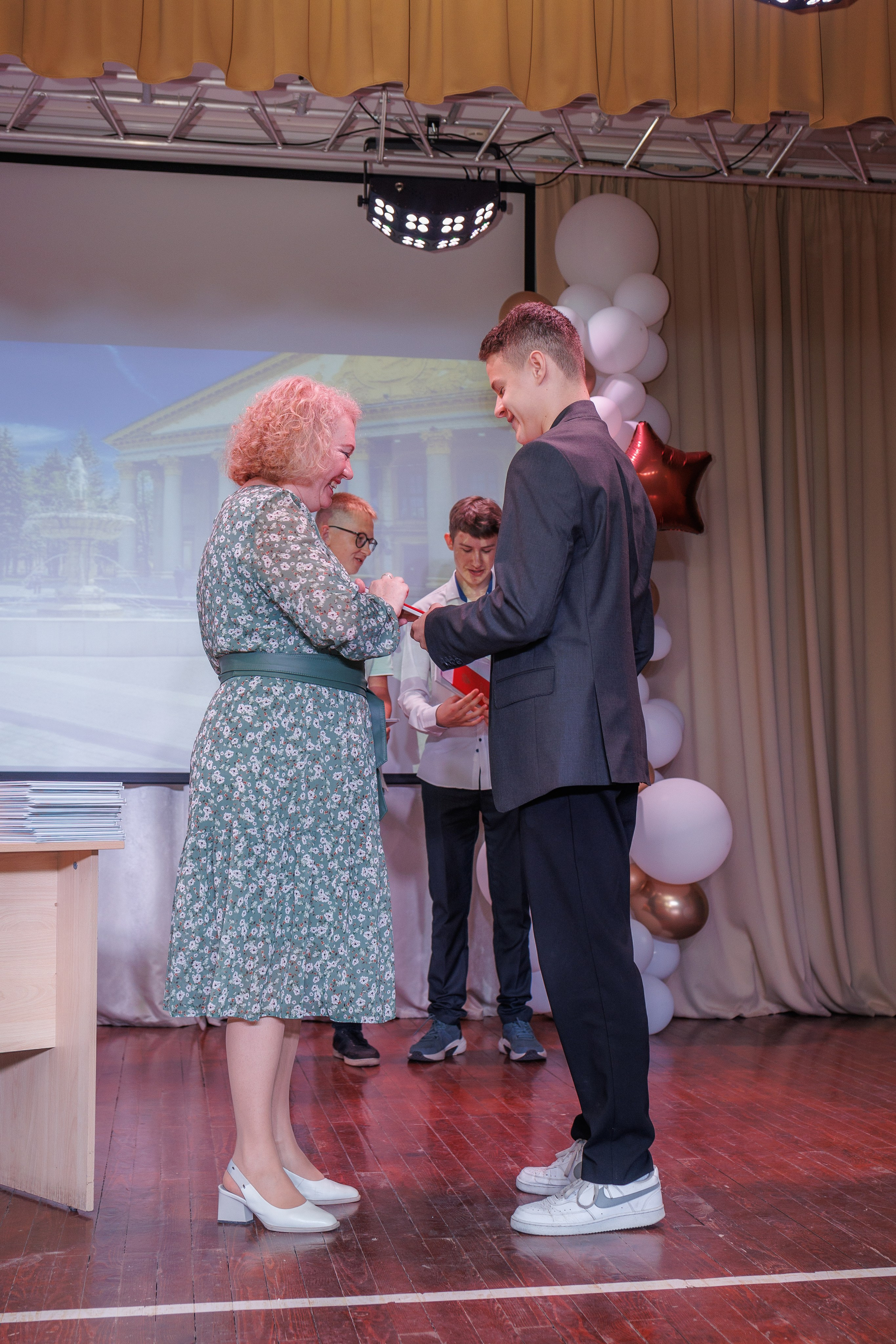 Вручение аттестатов. Свадебный и семейный фотограф в Новосибирске Ирина Дорошкова