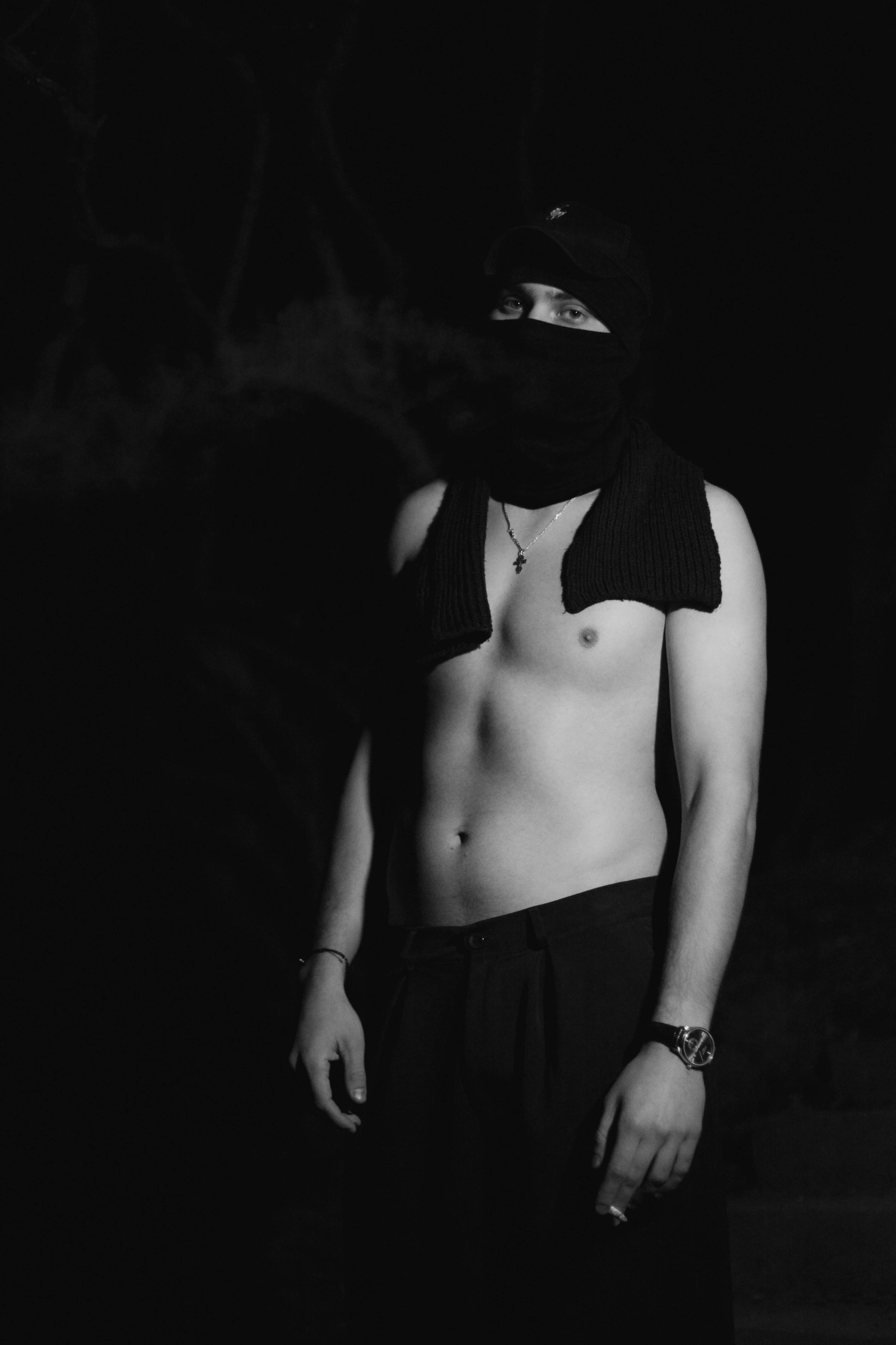 «Затянутая тишина: воспоминания прошлой жизни». Уличный фотограф Города N