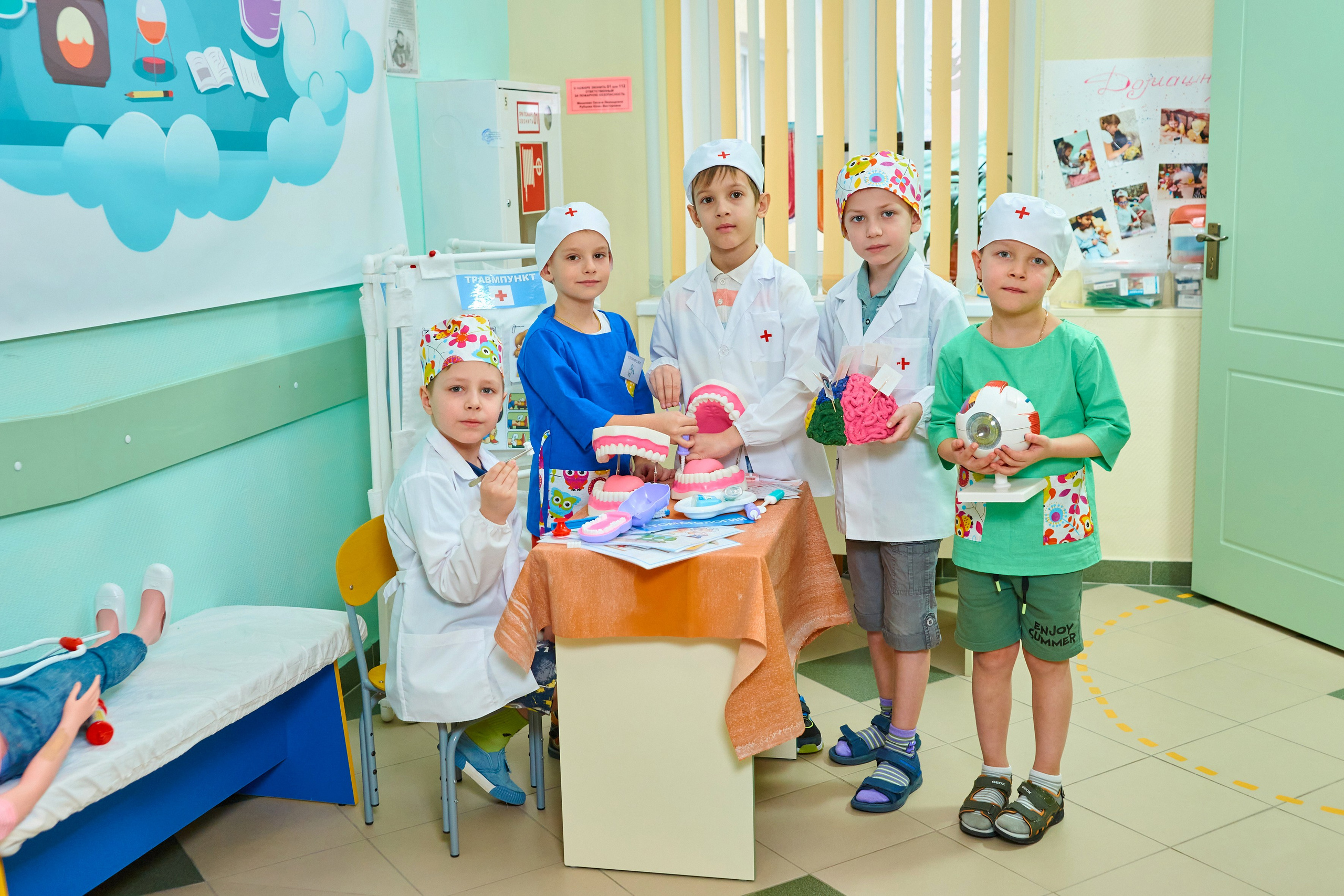 Игры и занятия в группе. Childrenfoto.ru