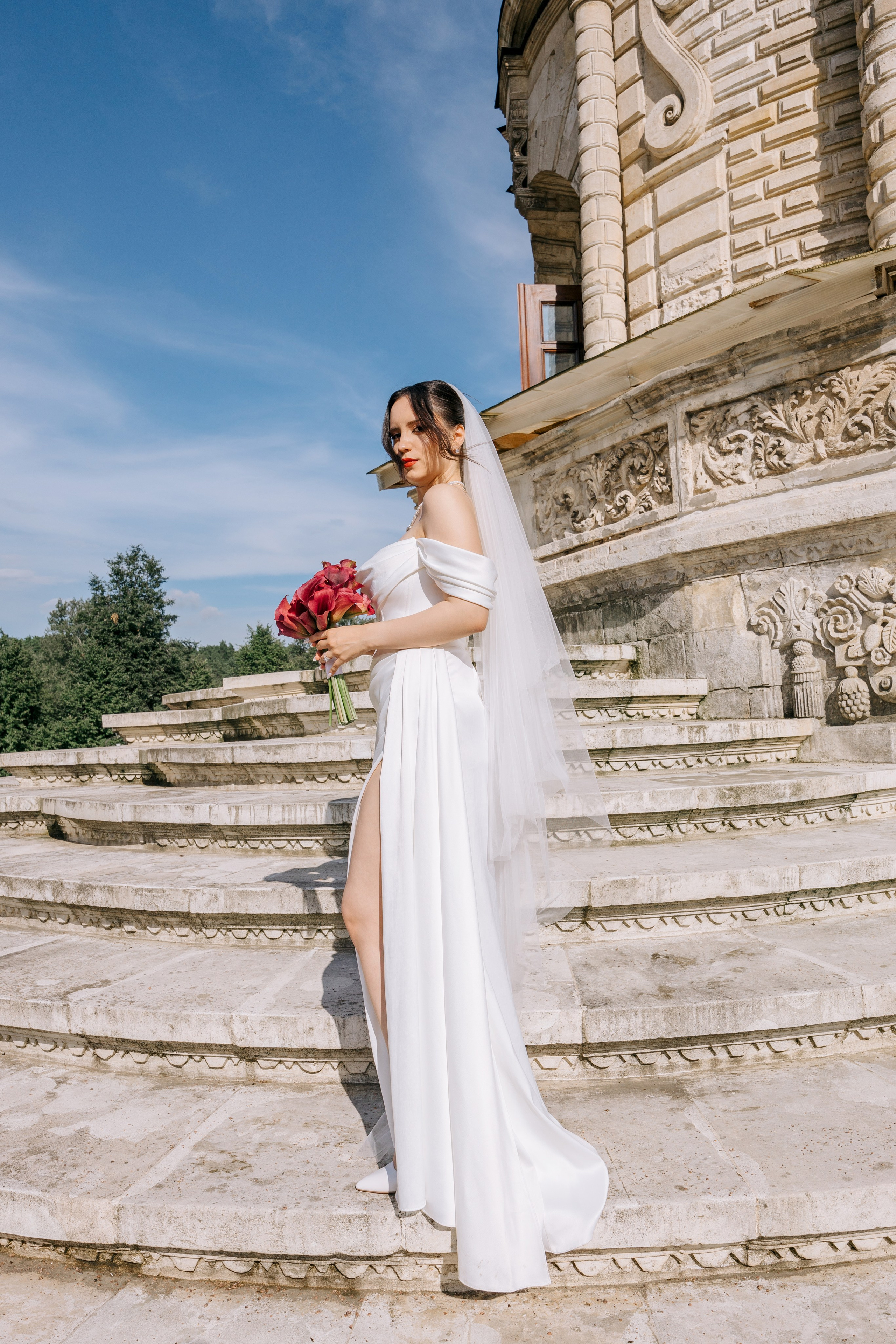 Белый лист. Александр Антонов. Профессиональный свадебный, репортажный фотограф в Москве, Подольске. Фото+Видео на любой праздник