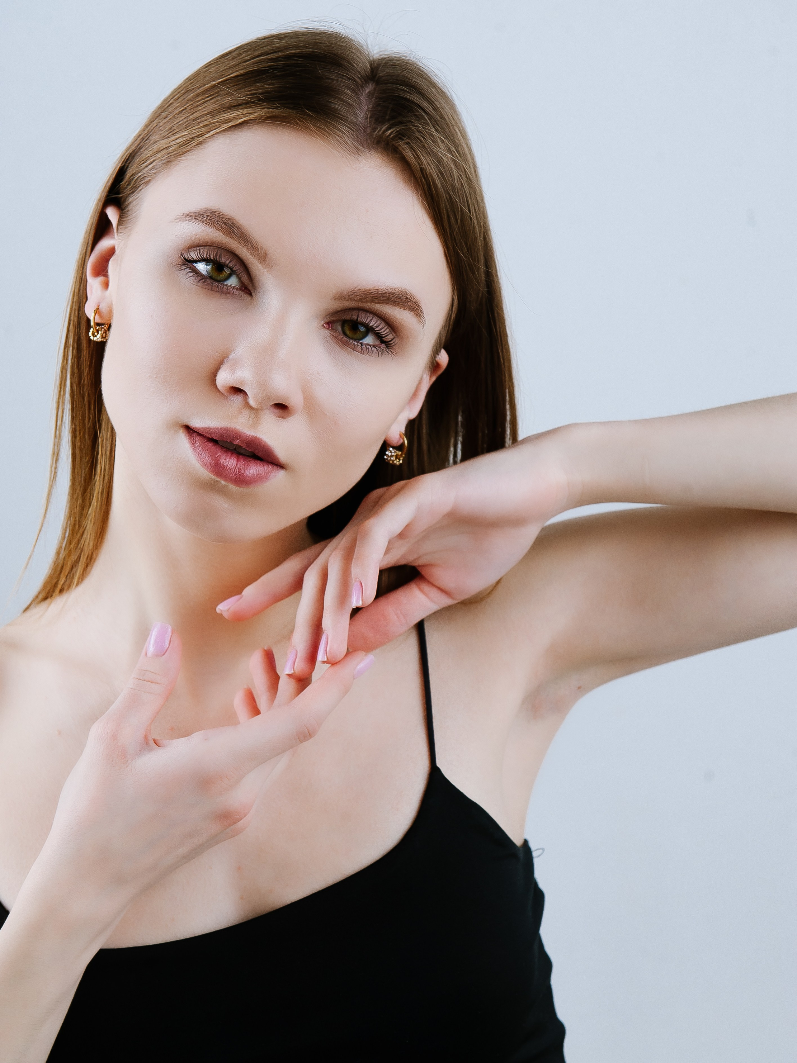 Бижутерия на модели. Ozon/wb