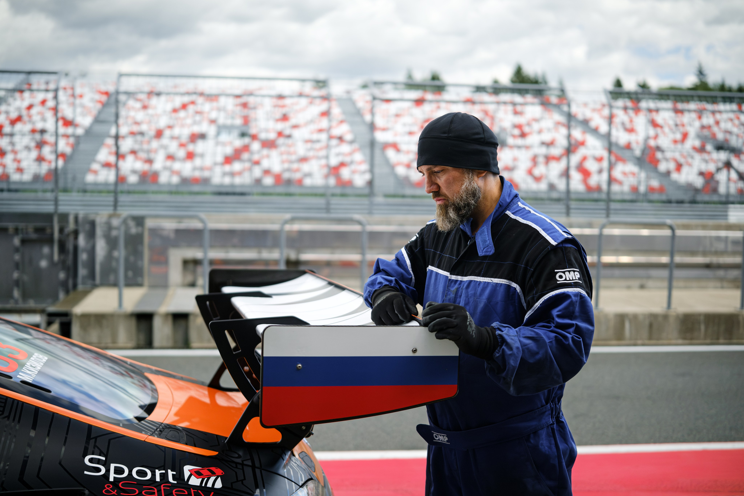 Российская серия гонок на выносливость. Авто и мотоспорт — фотограф Антон Медведев iCoguar