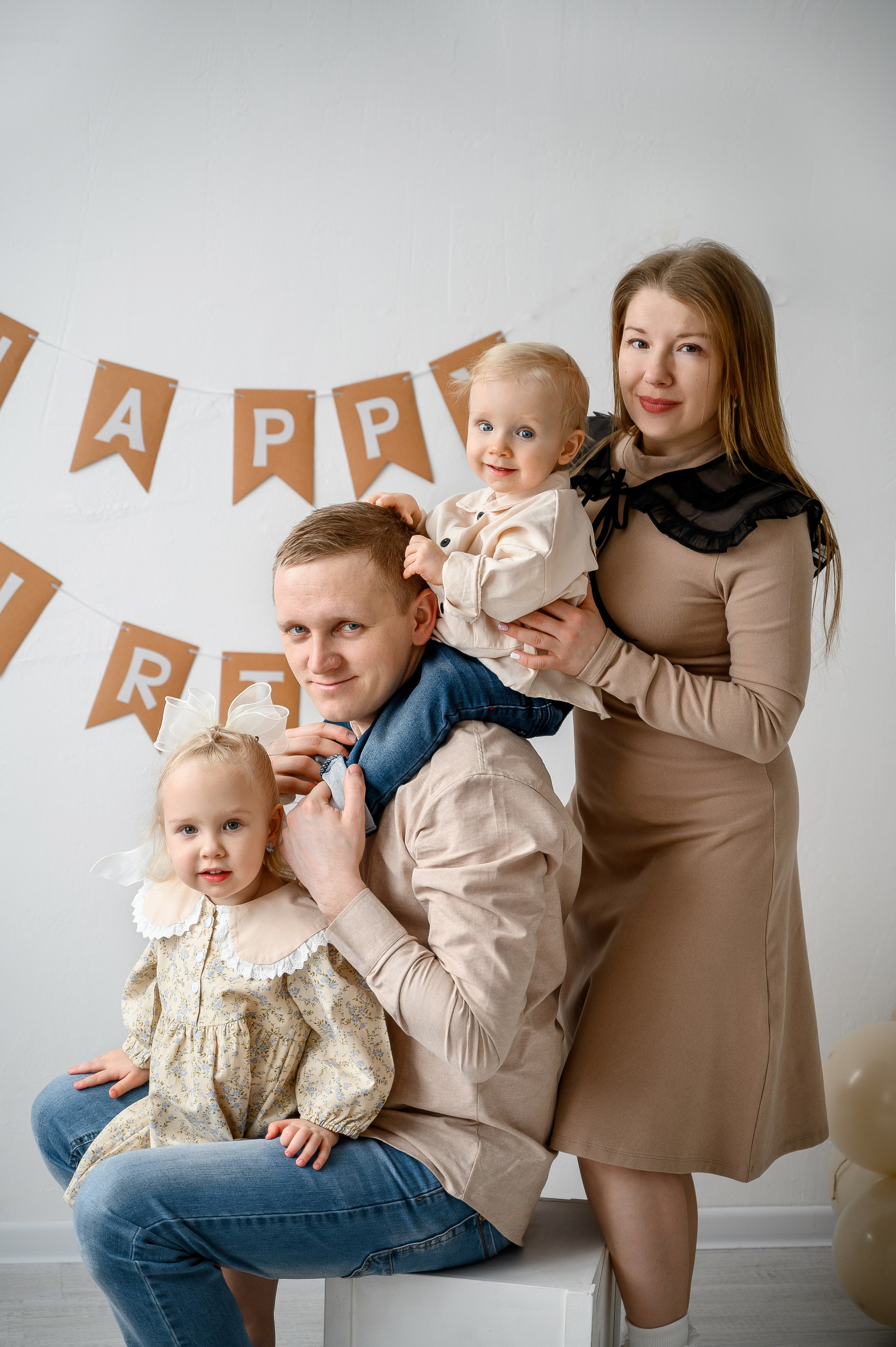 Годовасики)). Фотограф Каменск-Уральский Алена Обвинцева (фото новорожденных, в ожид