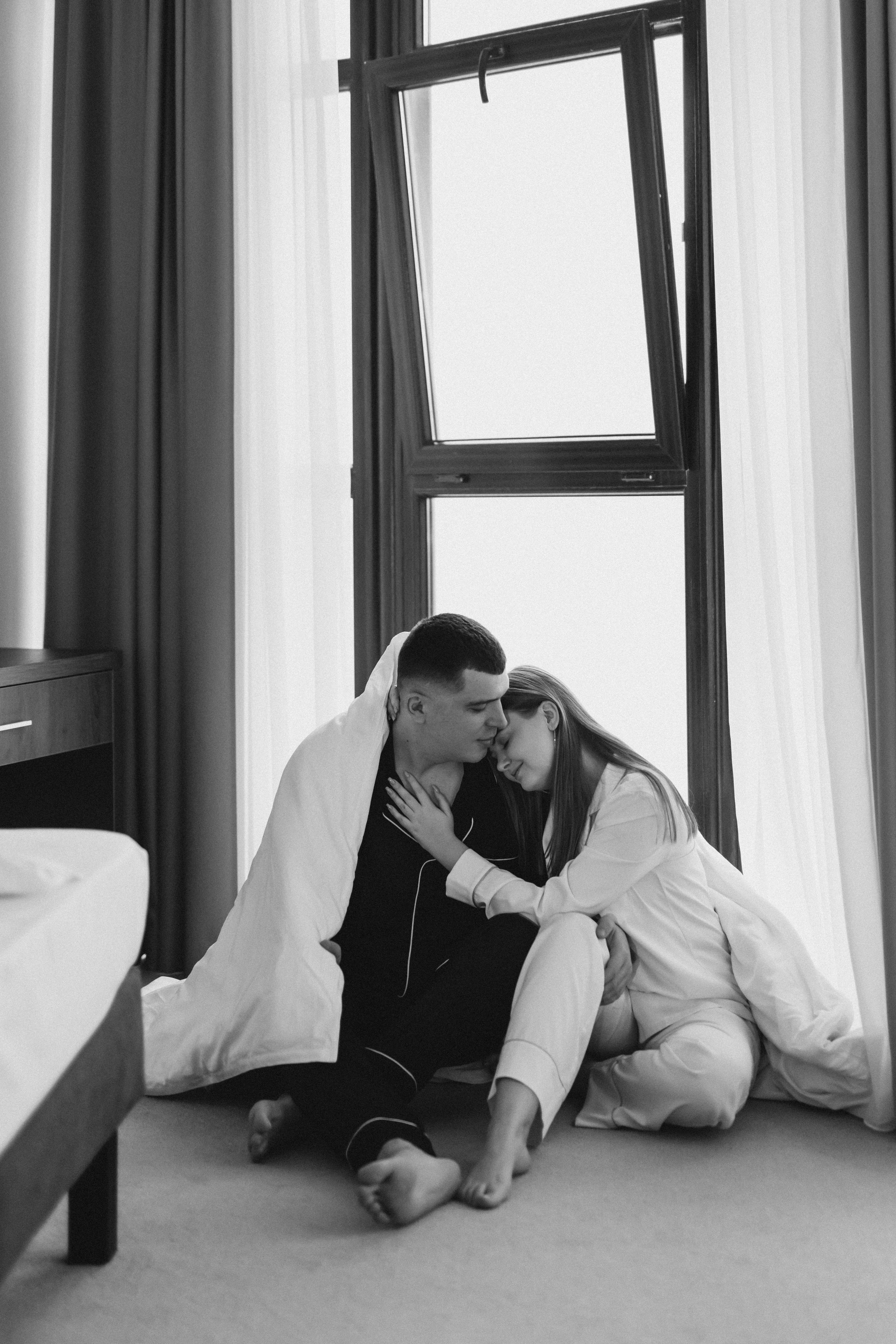 Lovestory в отеле «Кандинский». Фотограф Зеленоградск Красильникова Елена