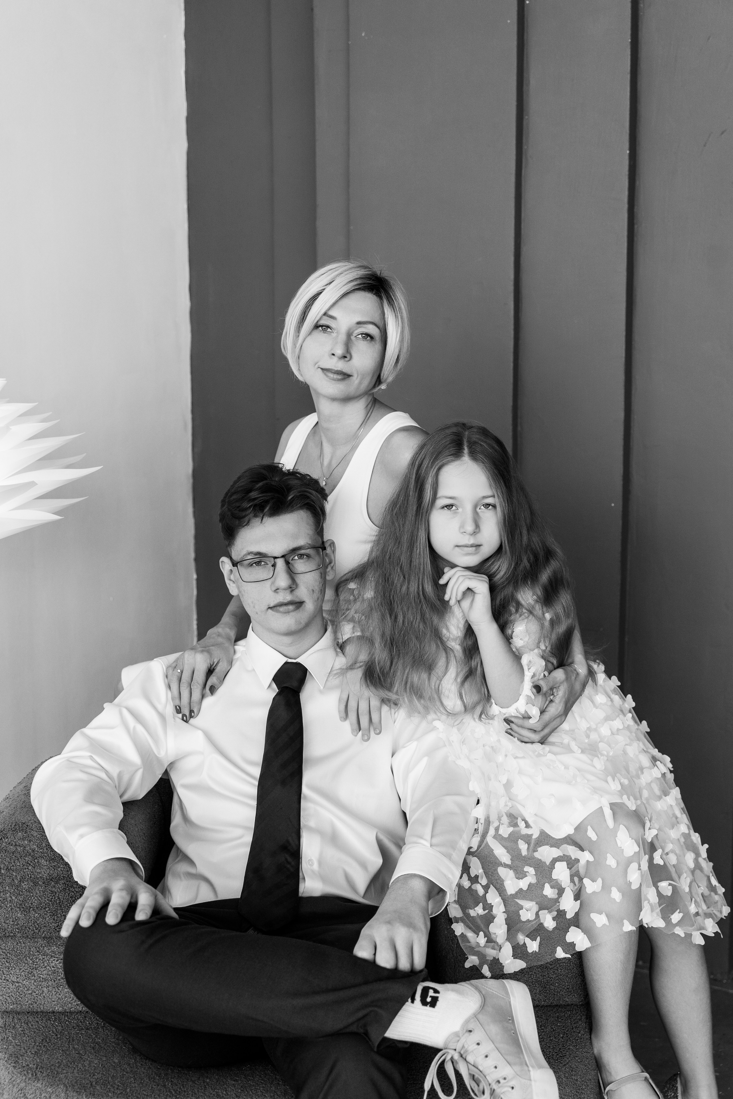 Семейная фотосессия в студии. Минимализм. Фотограф в Самаре Екатерина Кроз