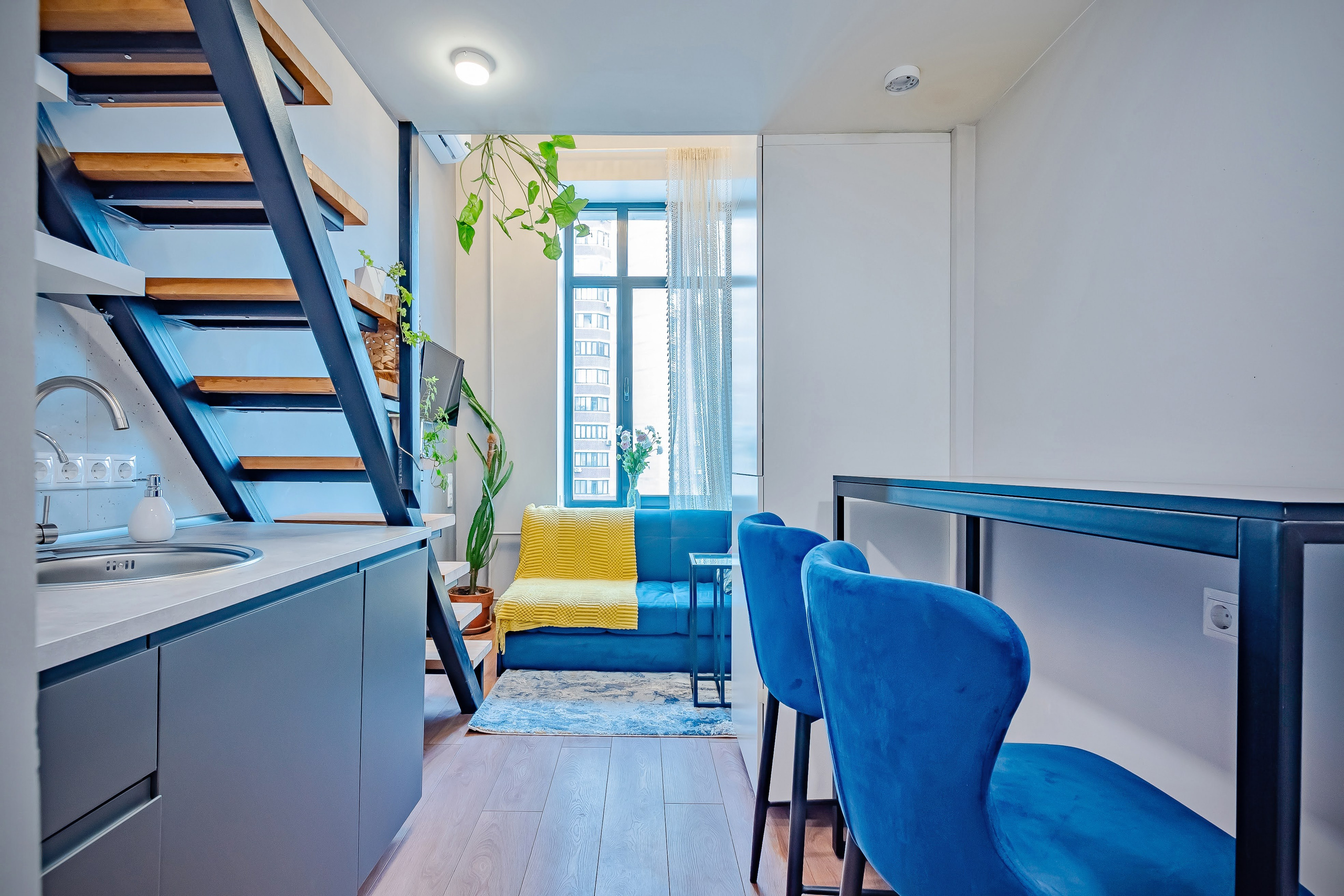 Профессиональная интерьерная фотосъемка малогабаритной студии в Москве.