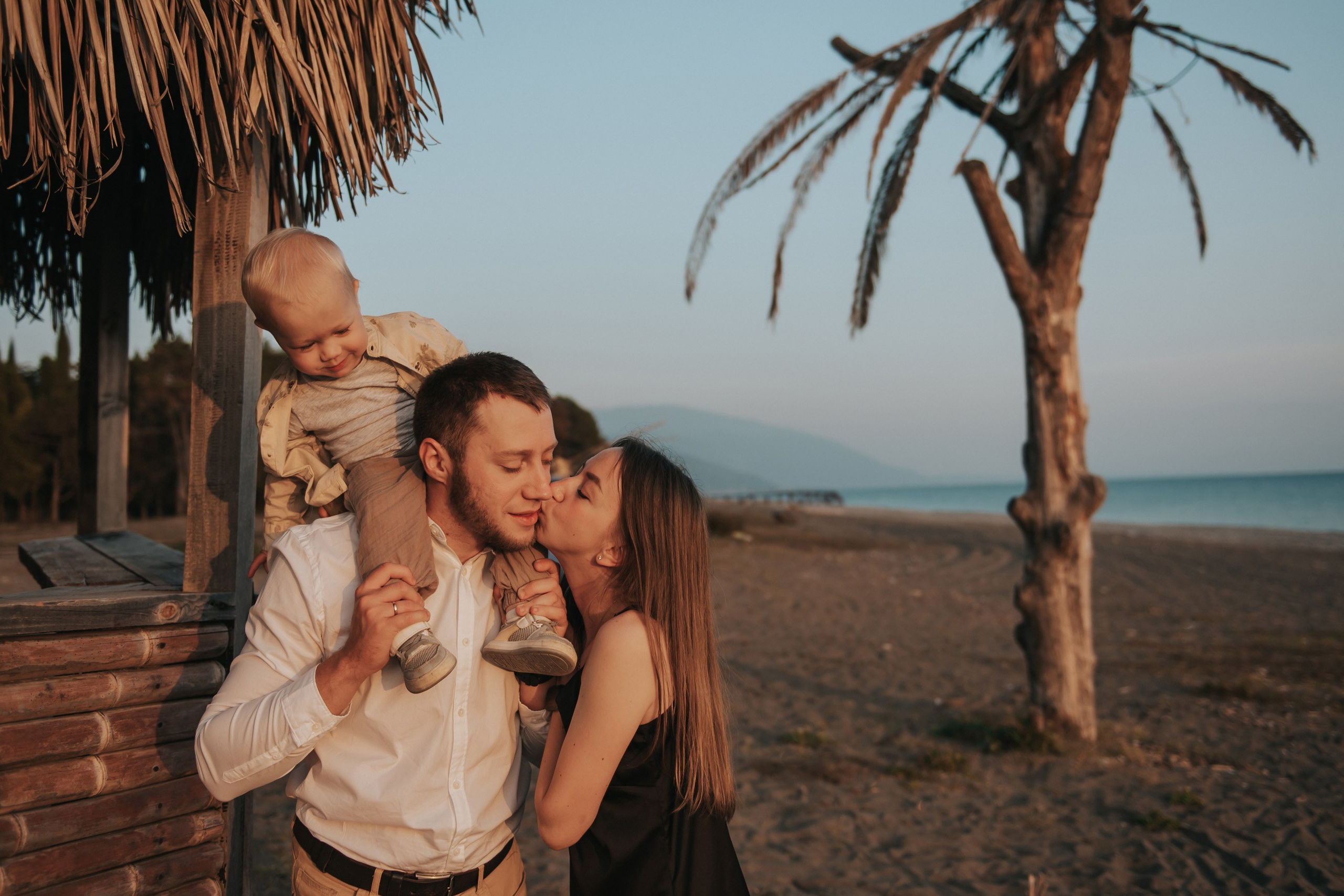 На диких пляжах Абхазии. Гячрыпш. Свадебный и семейный фотограф София Невская