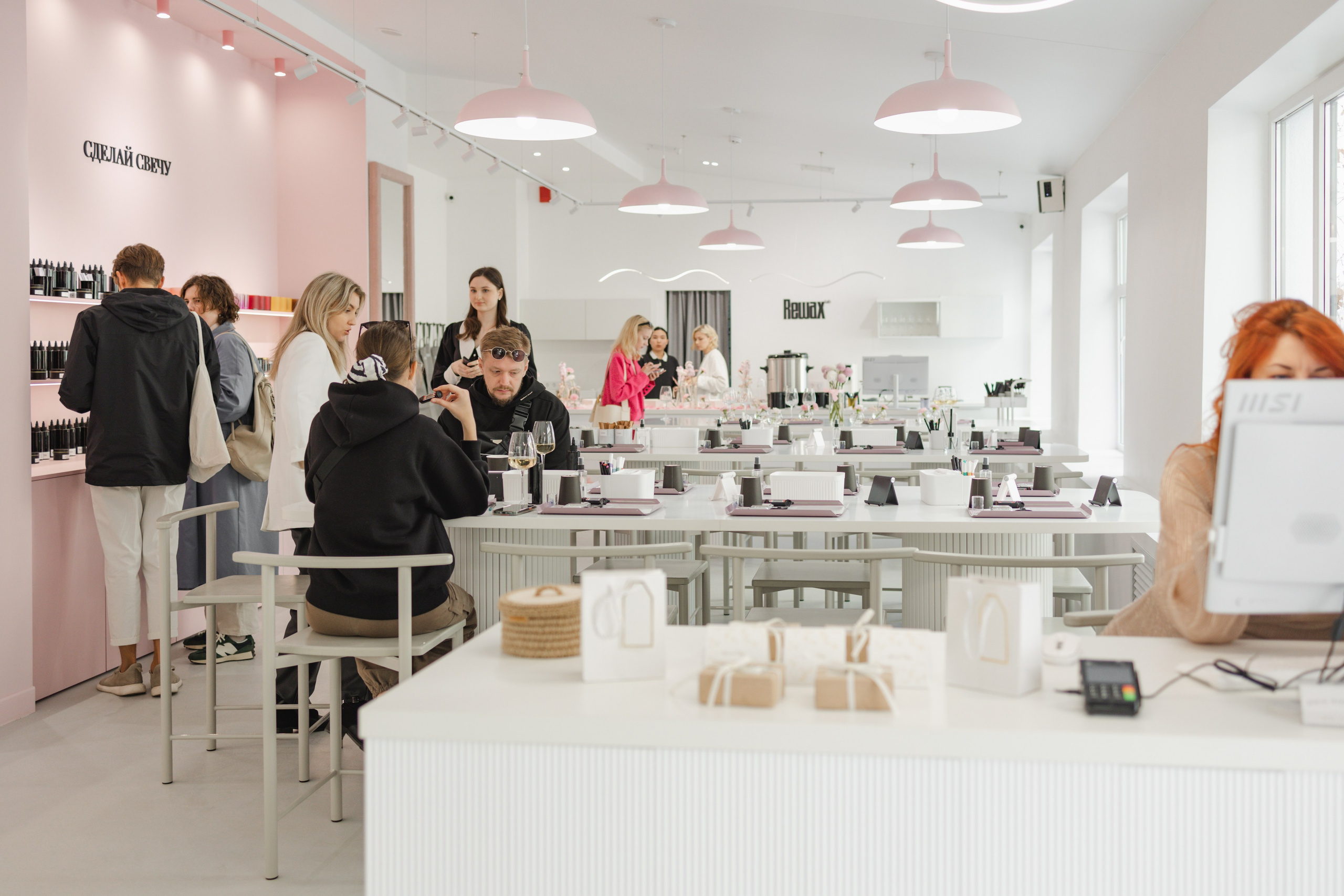 Rewax открытие Кирочная. Репортажный и портретный фотограф в Санктпетербурге. Видиосъемка мероприятий в Санкт-Петербурге