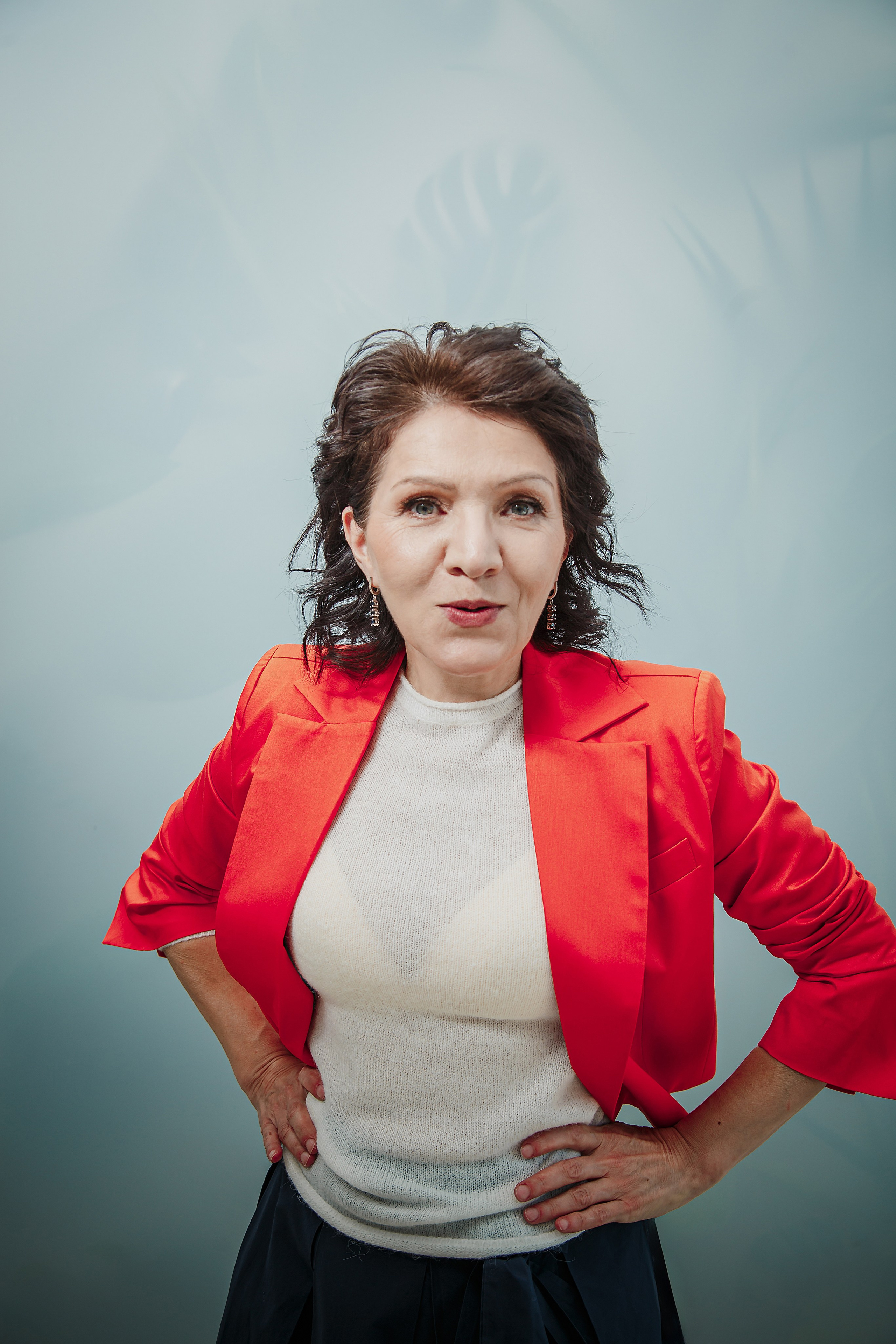 Женский коуч в светлой студии — брендовая фотосессия в Москве, Портрет женского коуча в деловом образе — фотосессия для личного бренда, Фотосессия для эксперта в офисной локации студии Москва, Женский коуч в повседневном образе — контент для соцсетей, Профессиональный бренд-фотограф в Москве — женский коуч, Образ женского коуча для сайта и продвижения в соцсетях, Разнообразные образы на брендовой фотосессии для эксперта, Светлая студия с офисными локациями — фотосессия для коуча, брендовая фотосессия для эксперта, фотосессия для женского коуча, бренд-фотограф Москва, фотосессия личный бренд, фотосессия для сайта, фотосессия для соцсетей, фотосессия для продвижения, фотосессия в студии Москва, фотосессия для эксперта Москва, профессиональная фотосессия для коуча. Катерина Сысуева, Рина Сысуева, rina_sphoto