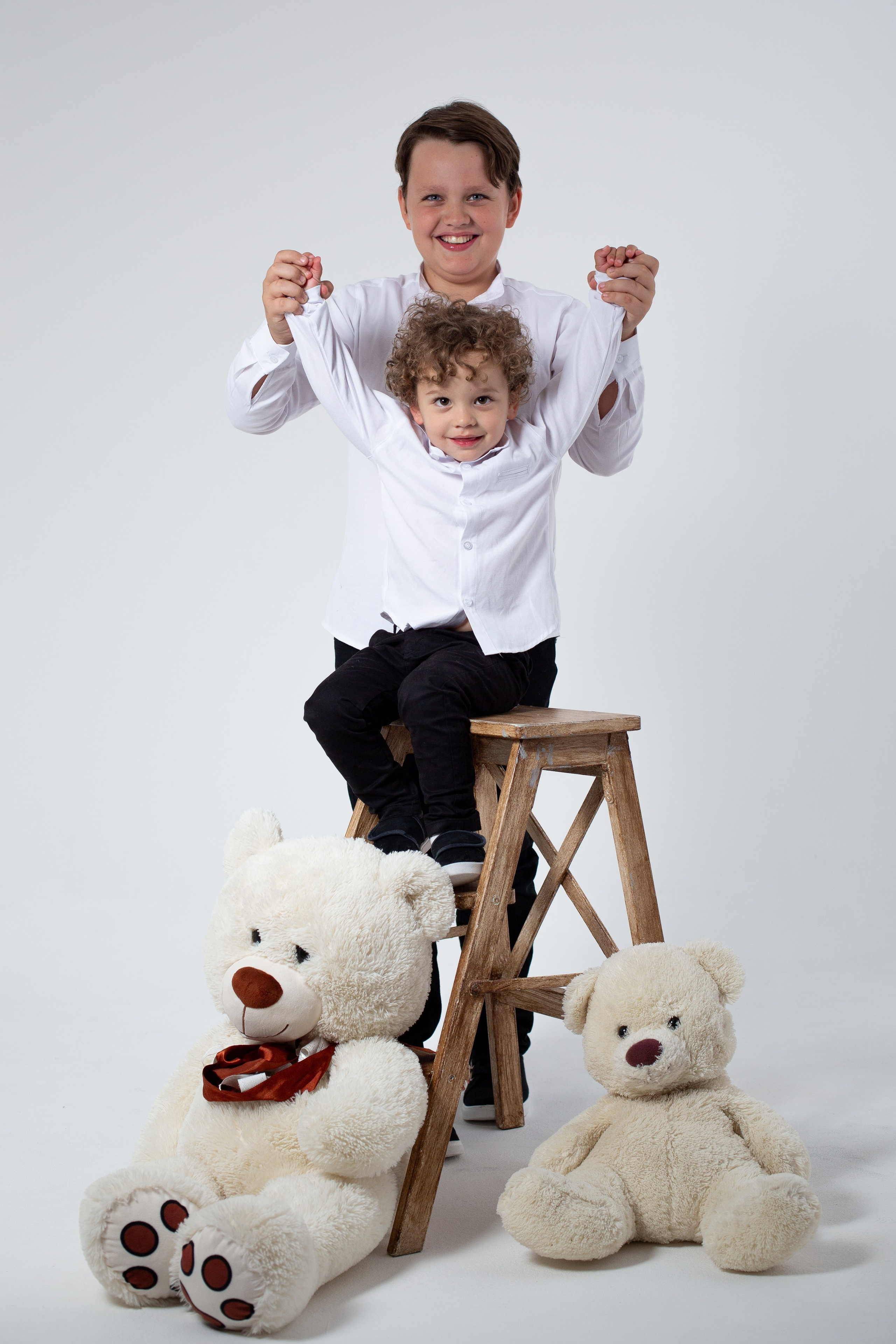 Детки. Фотограф Julia Milton | Портреты, съемки для маркетплейсов, лавстори, съёмка беременности в Санкт-Петербурге. Обучение фотографии в Спб очно