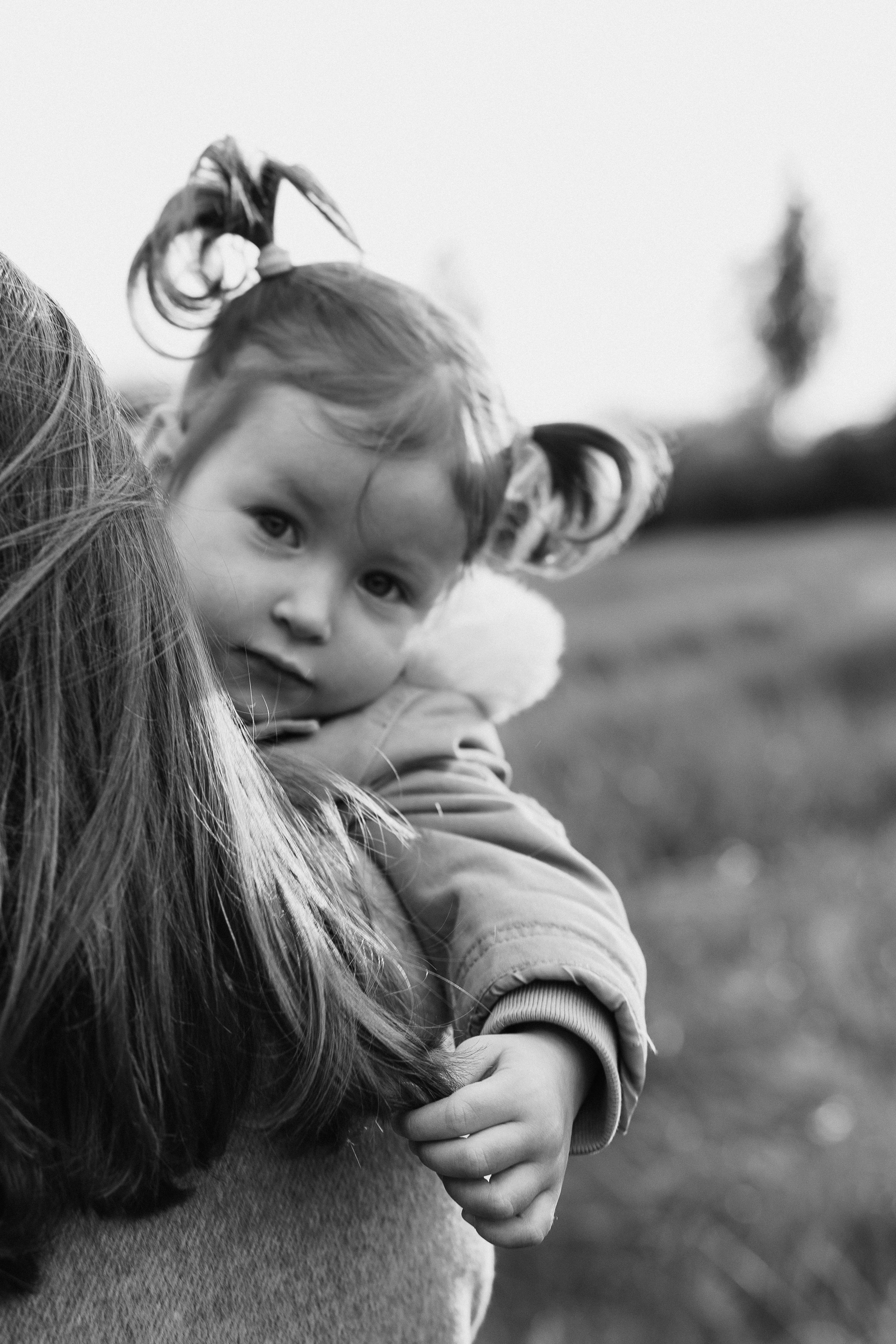 Семья Алеси и Ульяны на природе. Фотограф Ольга Игорева