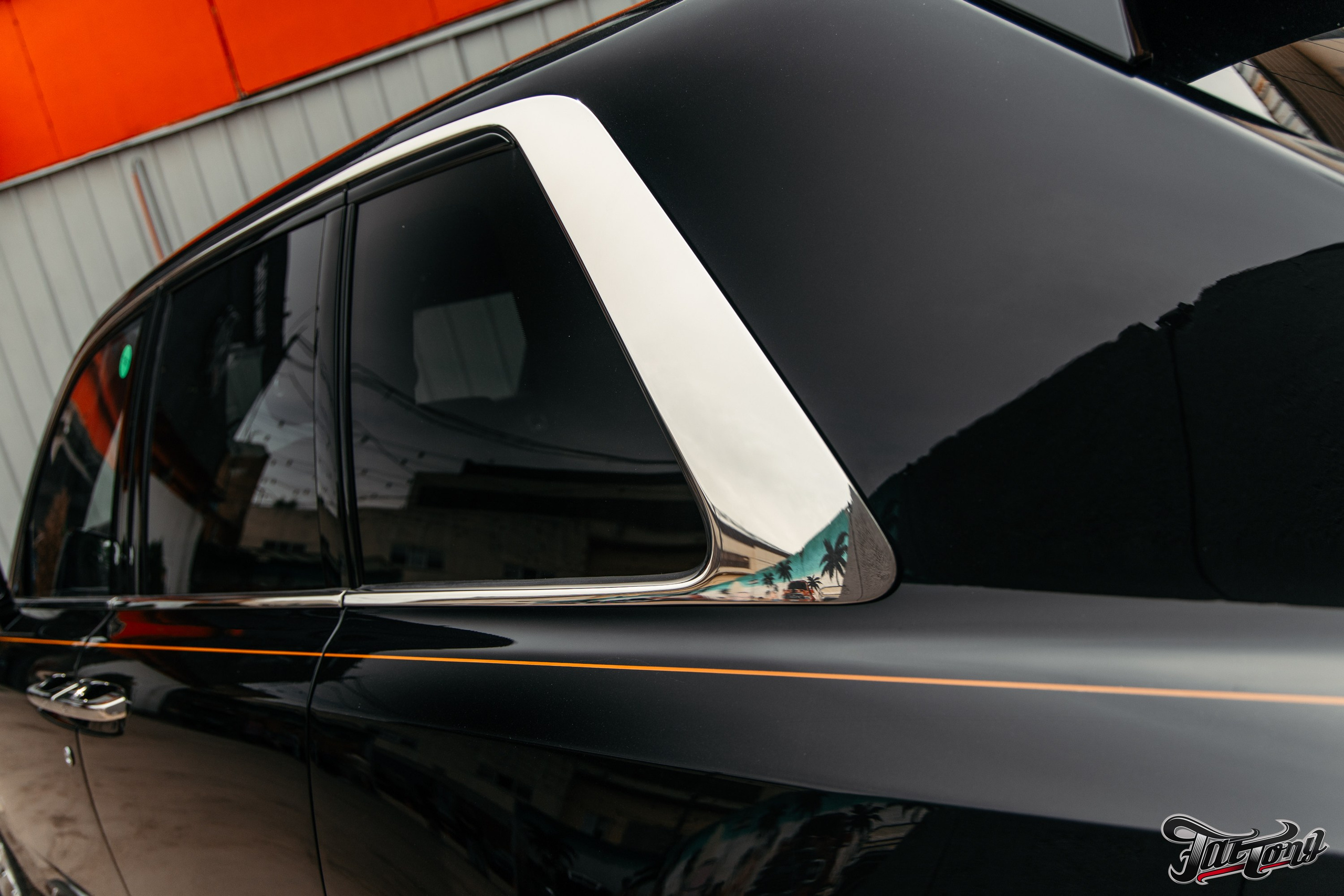 Rolls-Royce Cullinan оклейка в матовый полик, полный антихром. DeLorein