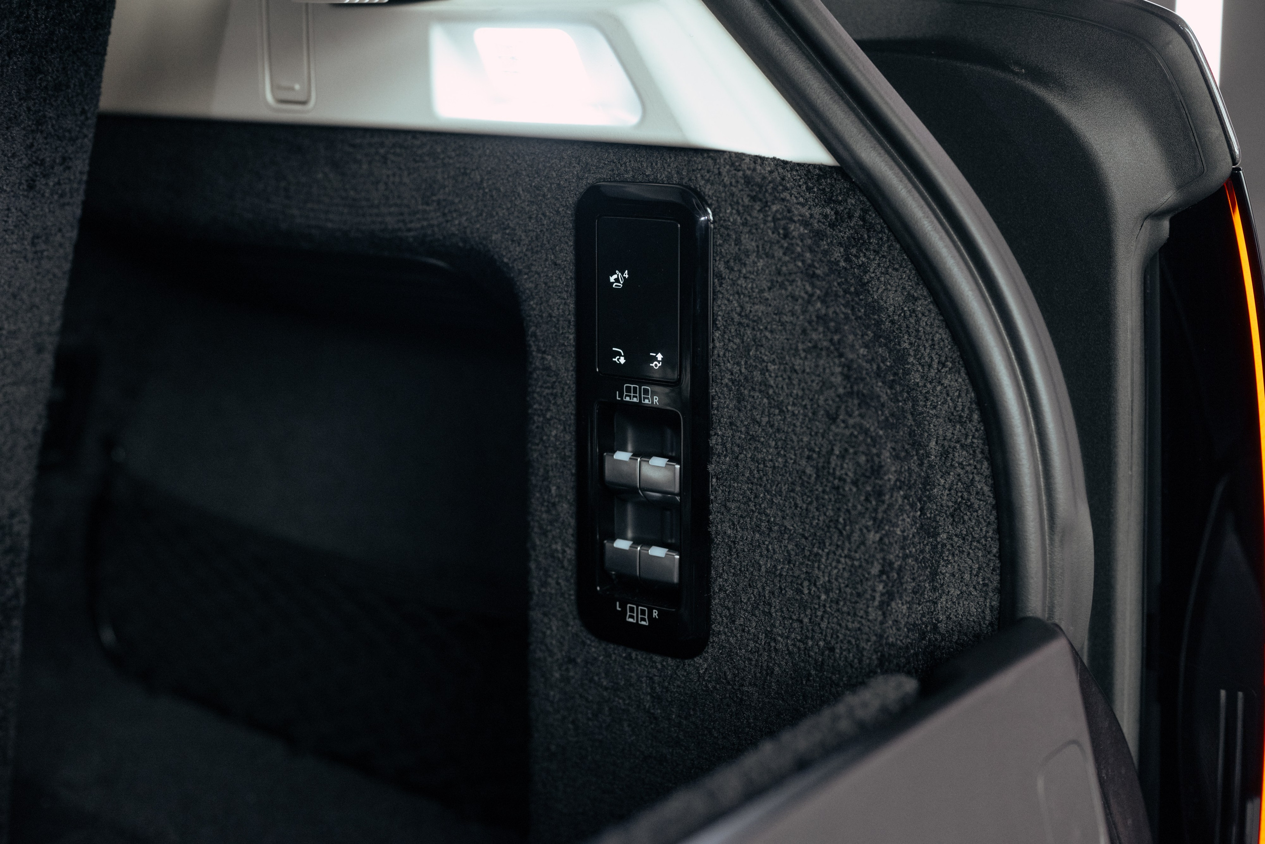 Range Rover long brown on white. DeLorein