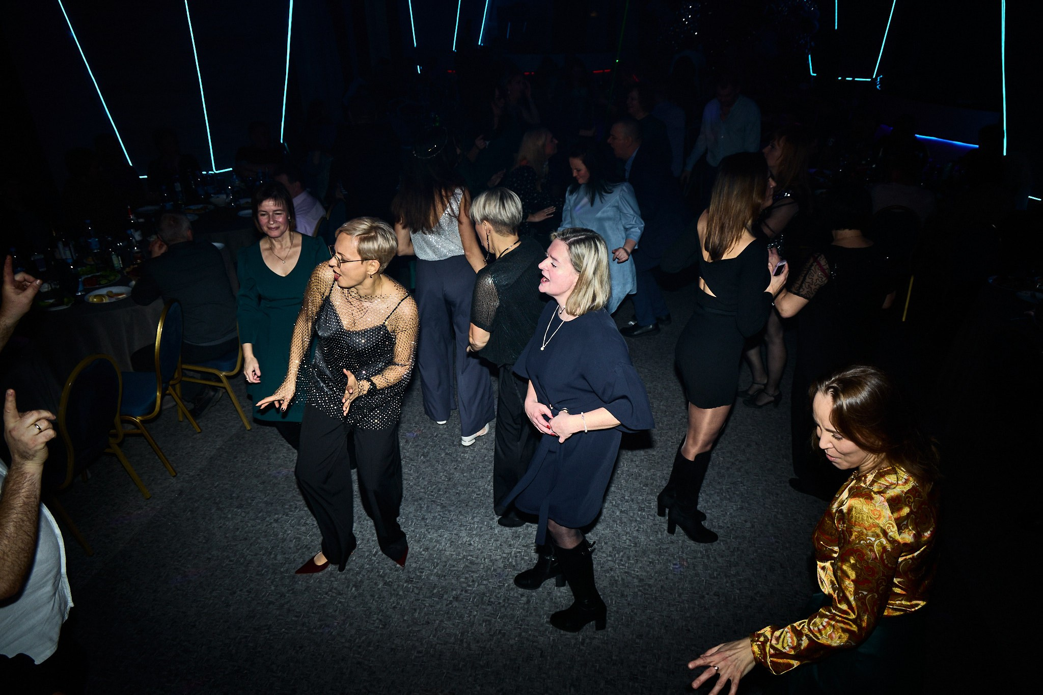 Предновогодняя вечеринка. Свадебный и семейный фотограф в г. Волхов Алексей Кочерыжкин