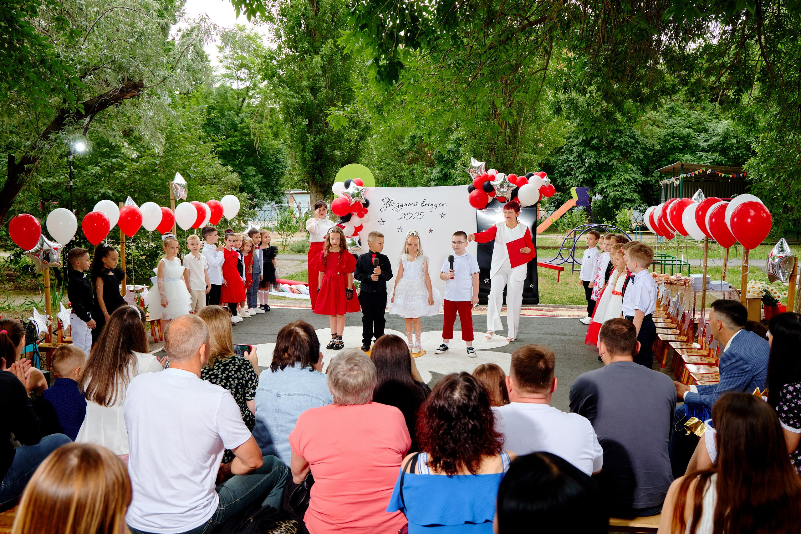 Выпускной 45 сад. Фотограф Выпускные альбомы Таганрог Сергей Коробченко