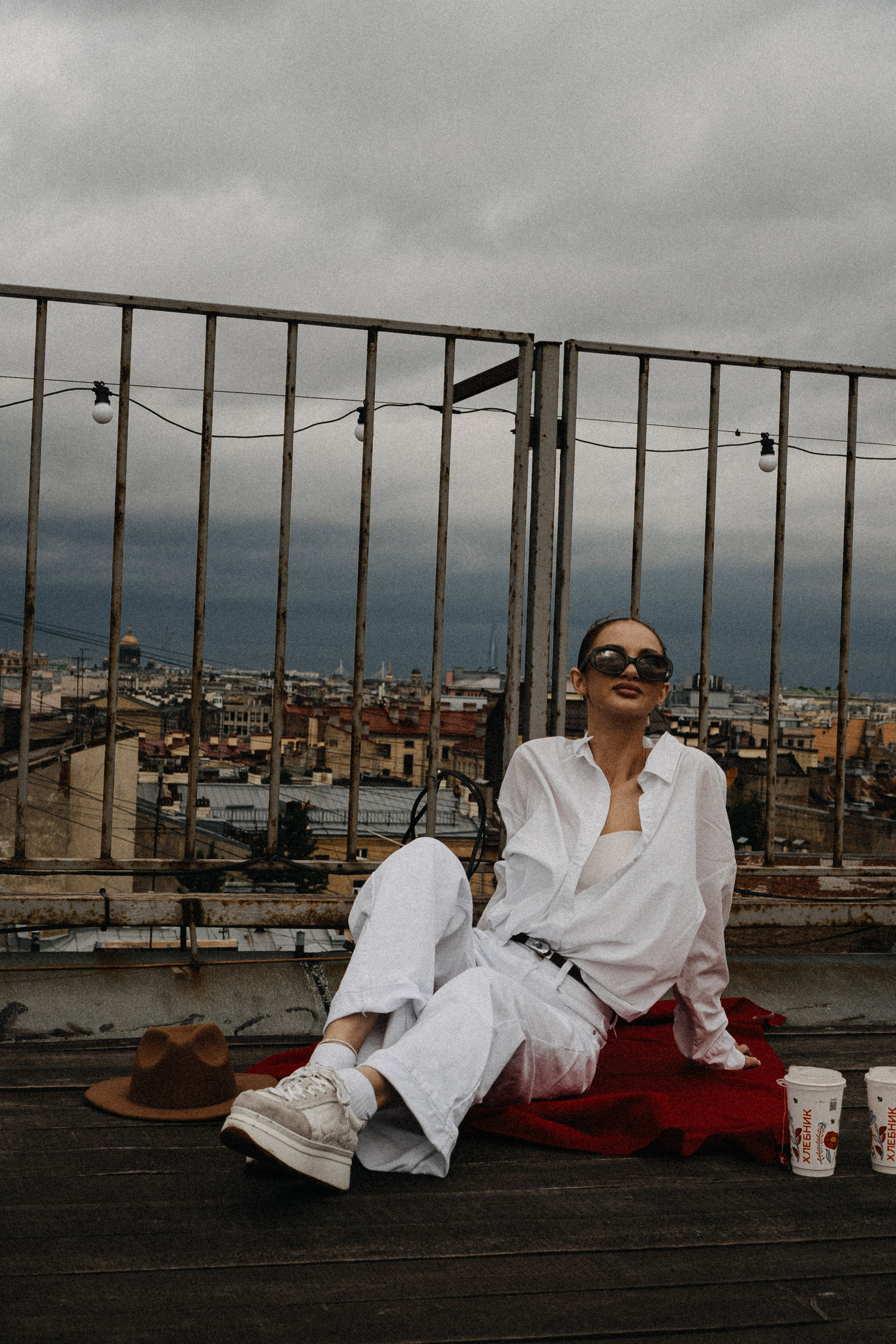 МЫ ГУЛЯЛИ ПРО КРЫШАМ ПИТЕРА. Профессиональный фотограф, Санкт-Петербург — Виктория Богомолова