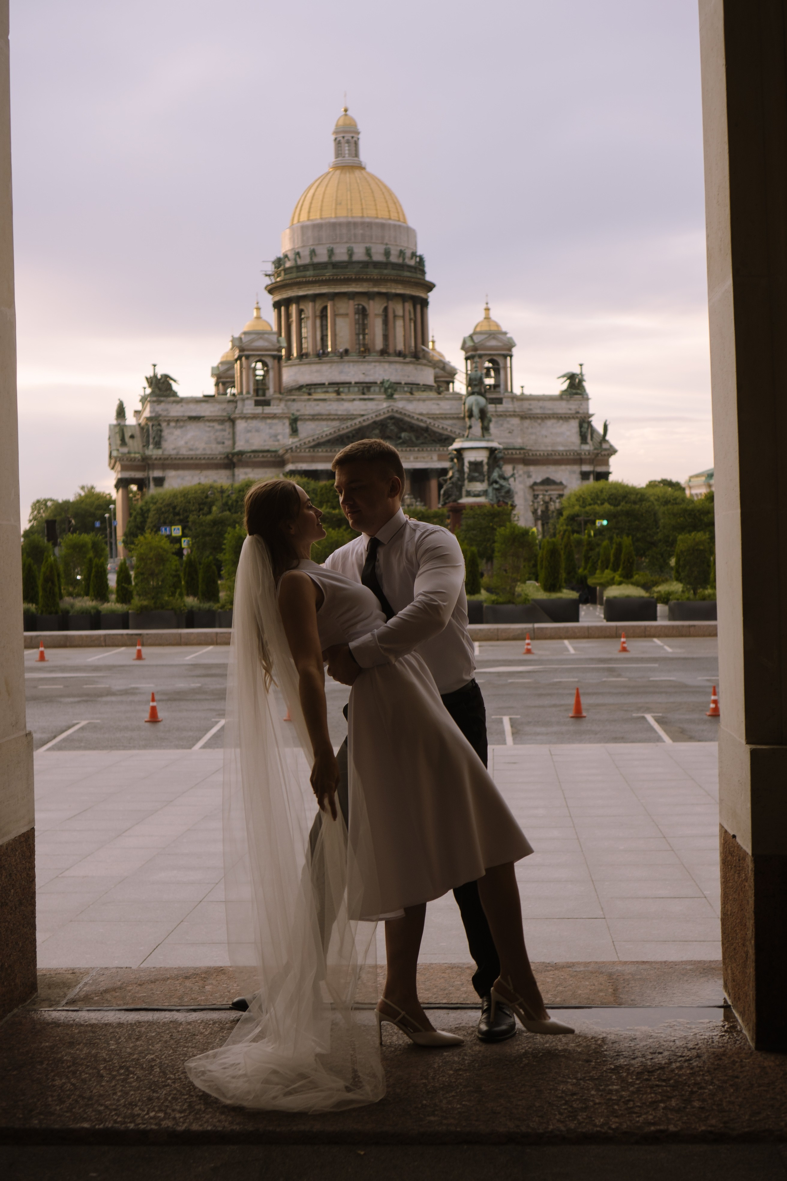 СВАДЕБНАЯ СЬЕМКА С ИСАКИЕВСКИМ СОБОРОМ, АСТОРИЯ И ЗАКОНОДАТЕЛЬНОЕ СОБРАНИЕ. Профессиональный фотограф, Санкт-Петербург — Виктория Богомолова