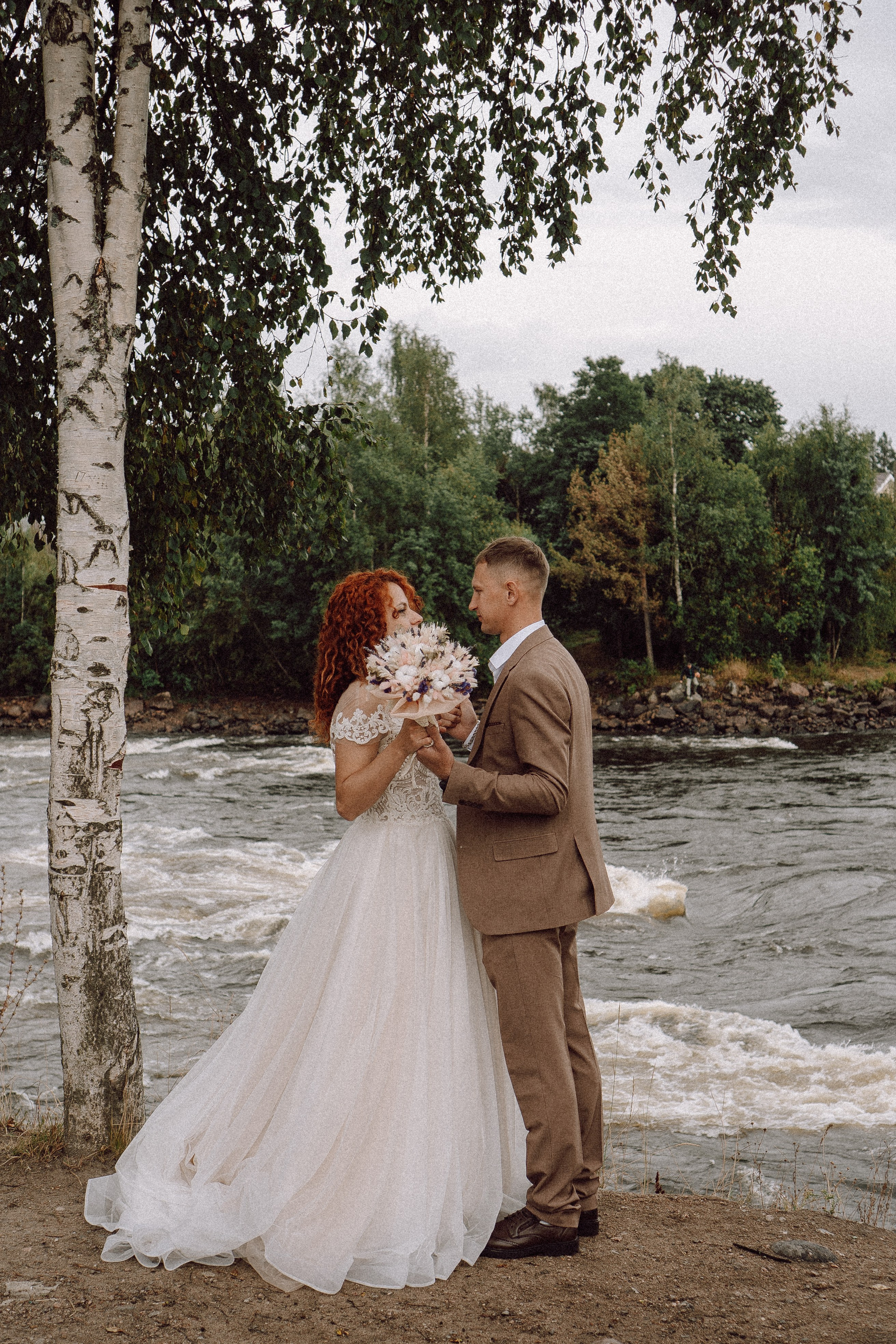 СВАДЕБНАЯ ФОТОСЕССИИЯ ПАРЫ В ГОРОДЕ ПРИОЗЕРСК В СОСНОВОМ ЛЕСУ И С ПИКАПОМ. Профессиональный фотограф, Санкт-Петербург — Виктория Богомолова