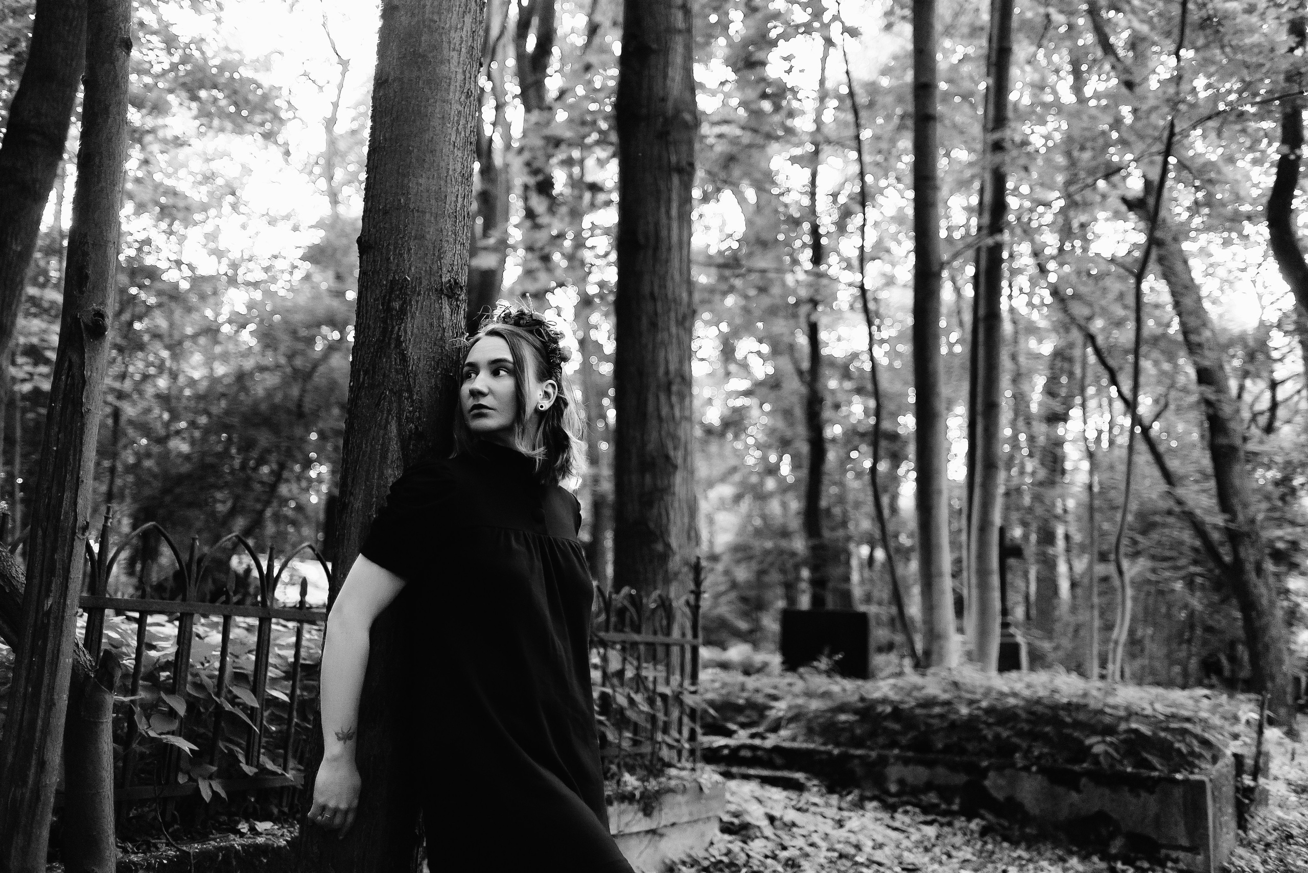 Аня.Cemetery. Фотограф в Санкт-Петербурге. Диана Шкутова