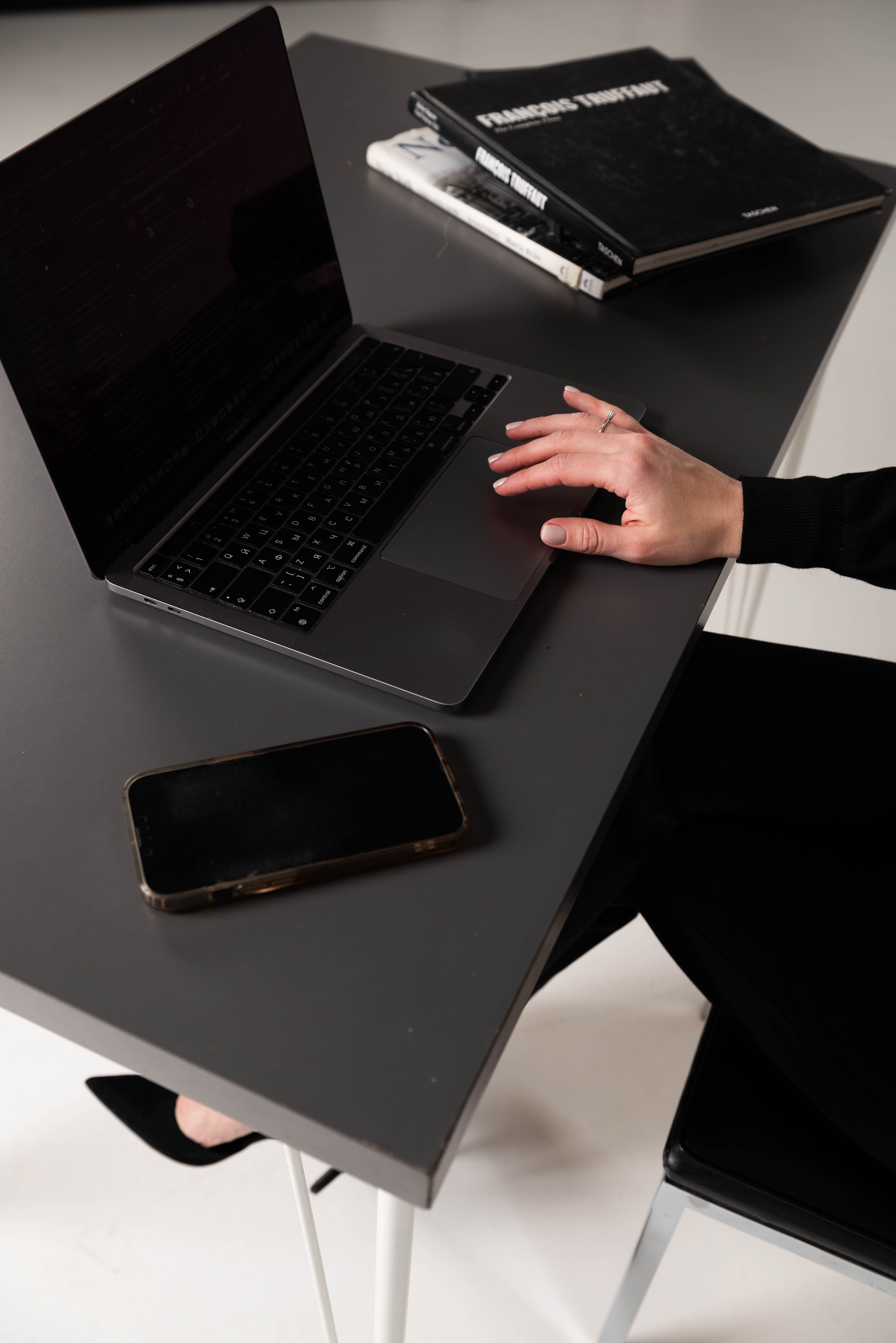 Полина Возиян (съемка для блога юриста @ation.law). Фотограф Москва Настя Профотовна. Репортажные, свадебные и контент фотосессии