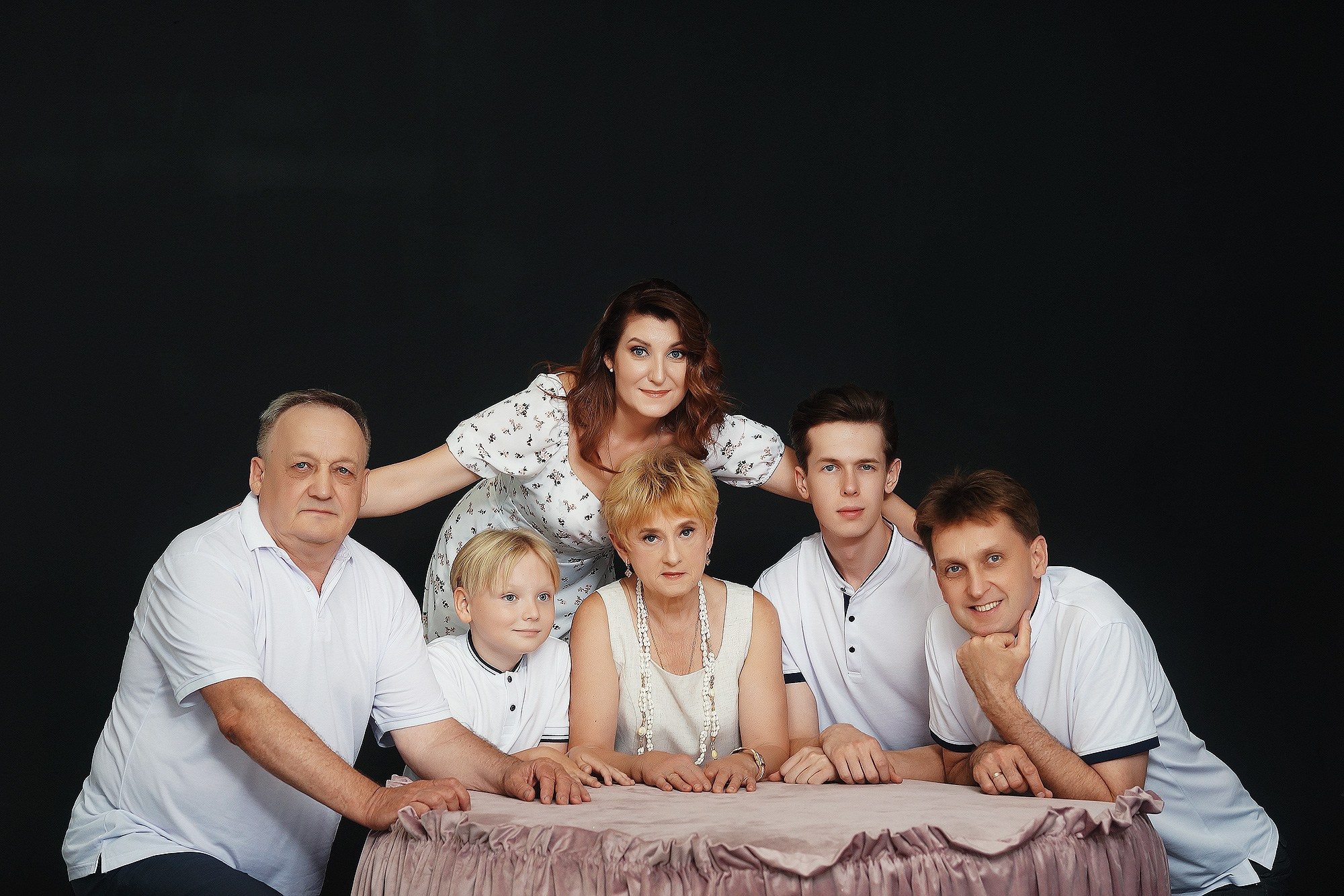 Семейная съёмка в студии. Семейный фотограф г. Новокузнецк Юлия Машникова