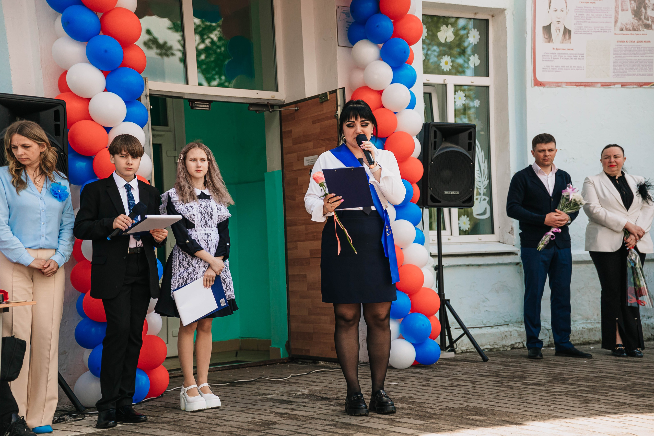 Последний звонок 9А класс МБОУ СОШ № 5 им. В. В. Смирнова, г. Невель. Фотограф Дарья Маташкова