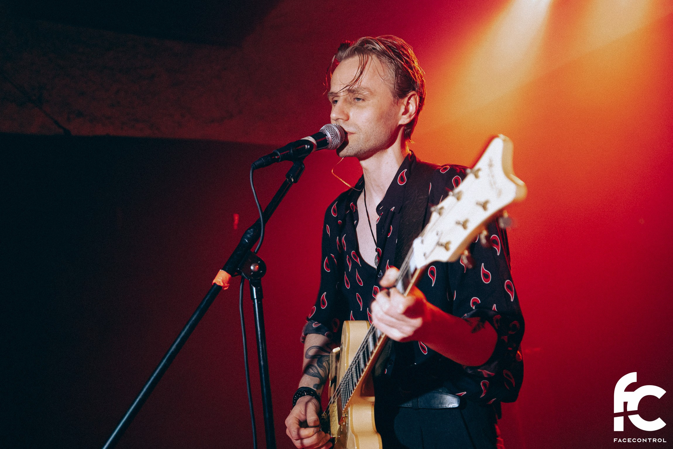 Sextape of Lovers & Granma. Face Control: Crónica social, anuncios de eventos y reportajes fotográficos