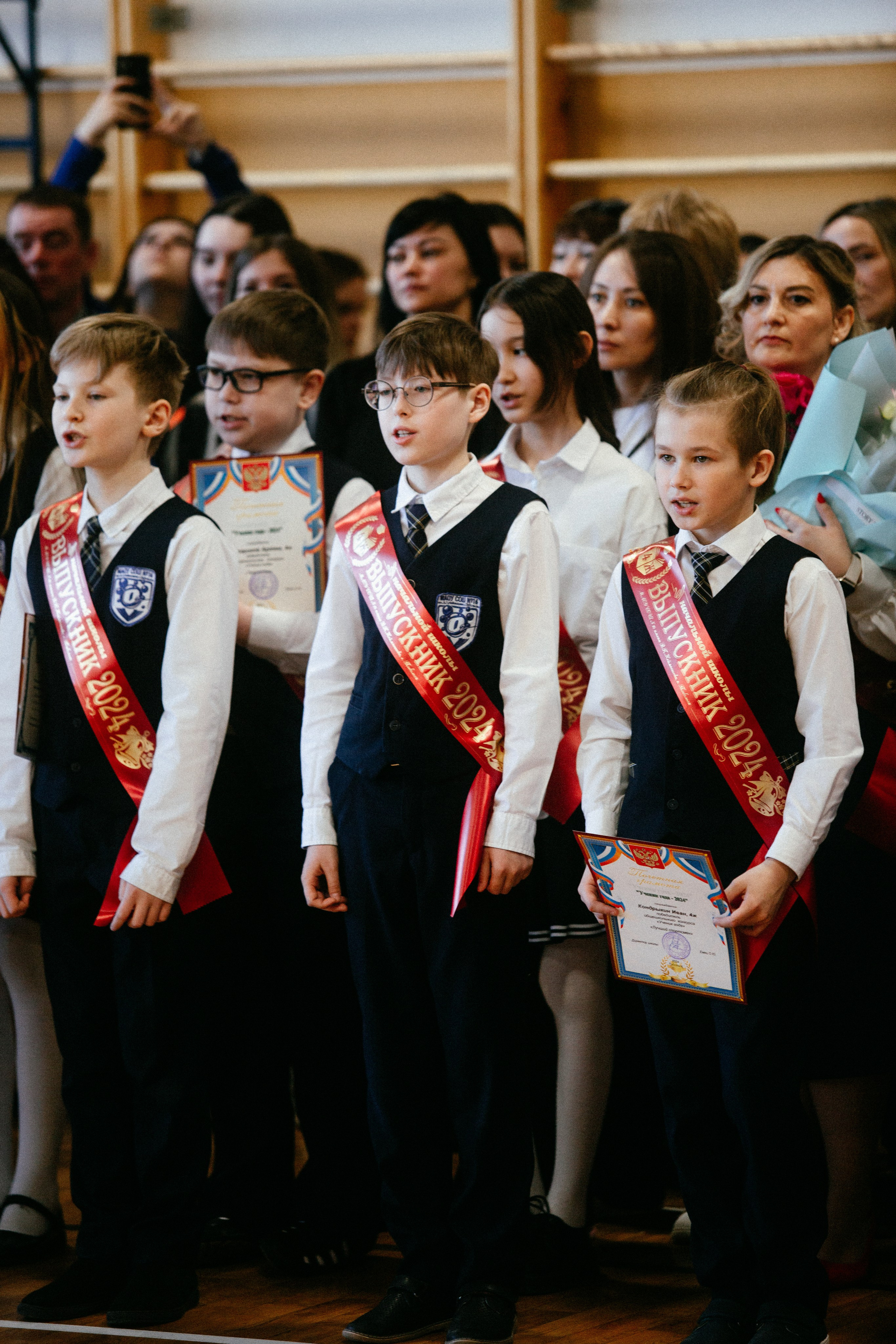Выпускной в начальной школе. Арт-фотограф Крис Л. в Тобольске: портрет, семейные, свадьбы