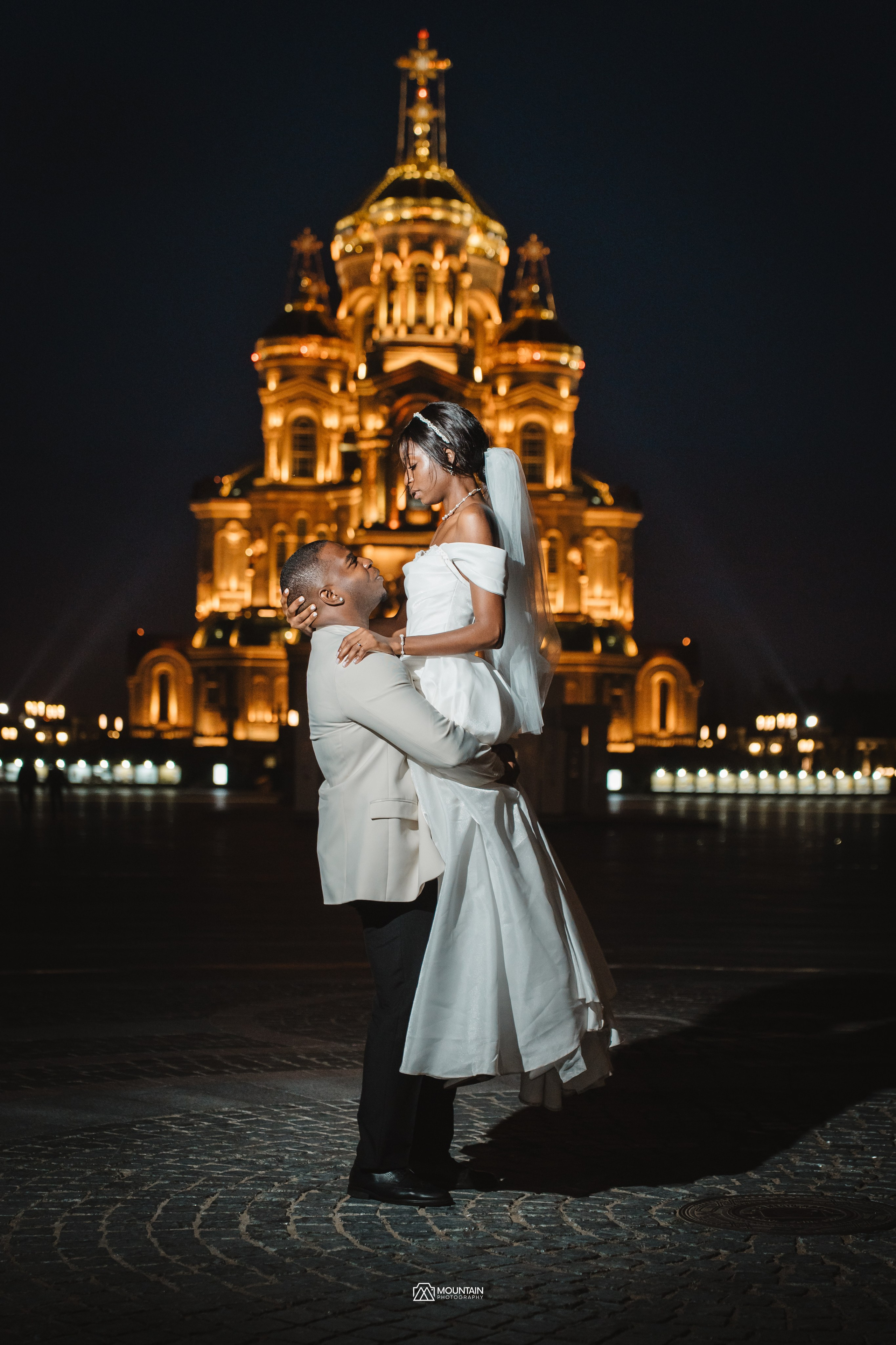 Bernise & Daniel. Photographer based in moscow Peter Tchana