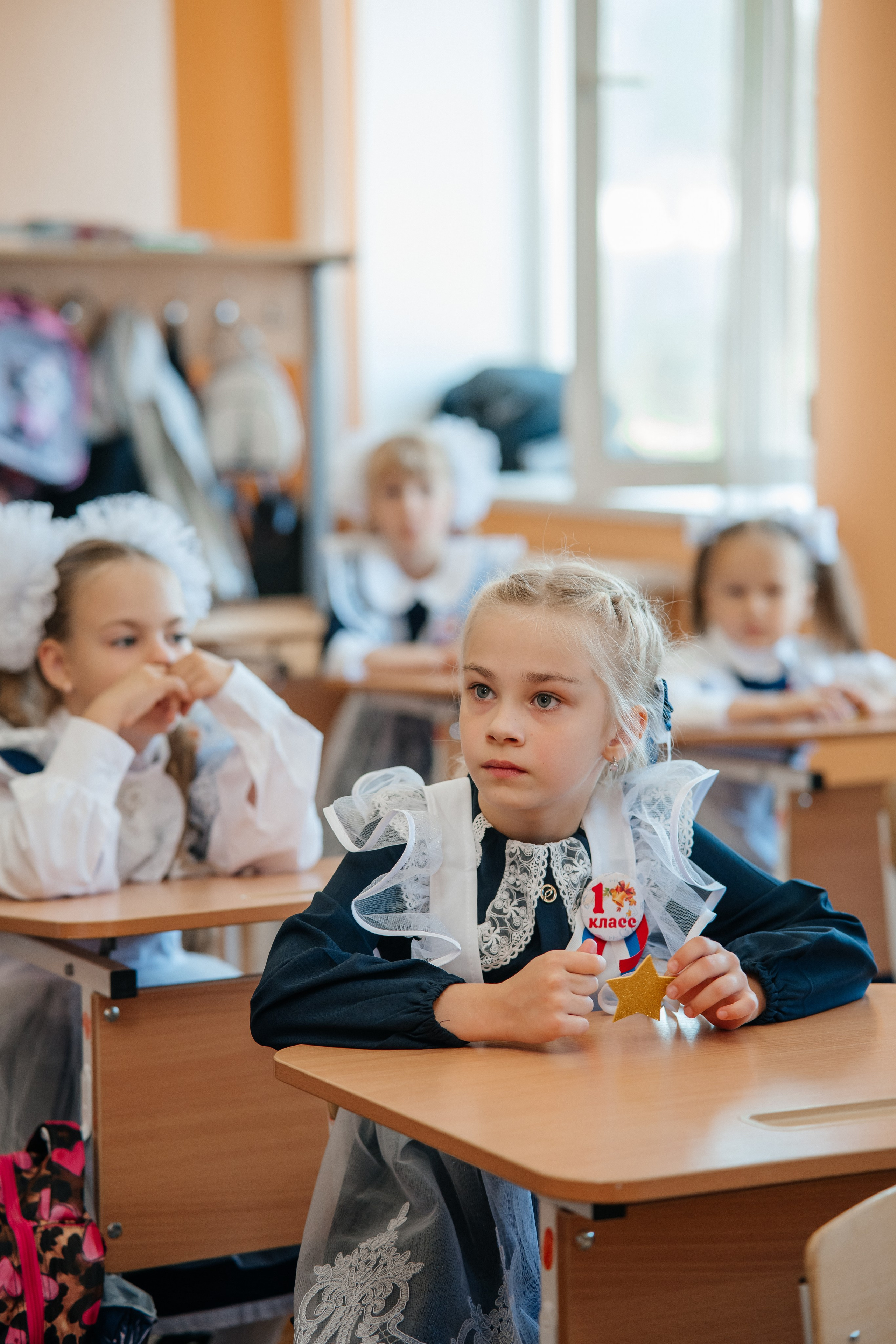 День первоклассника. Школьный фотограф в Валуйках. Фотосессии для выпускников и изготовление выпускных альбомов в городе Валуйки и в Белгородской области