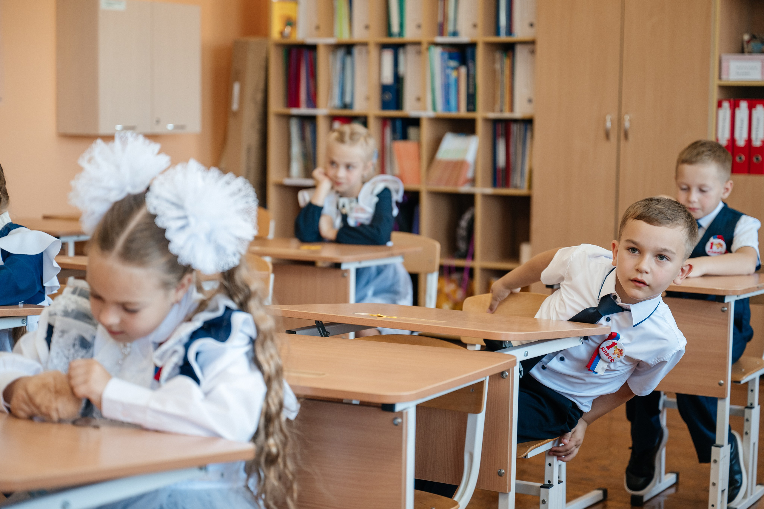 День первоклассника. Школьный фотограф в Валуйках. Фотосессии для выпускников и изготовление выпускных альбомов в городе Валуйки и в Белгородской области