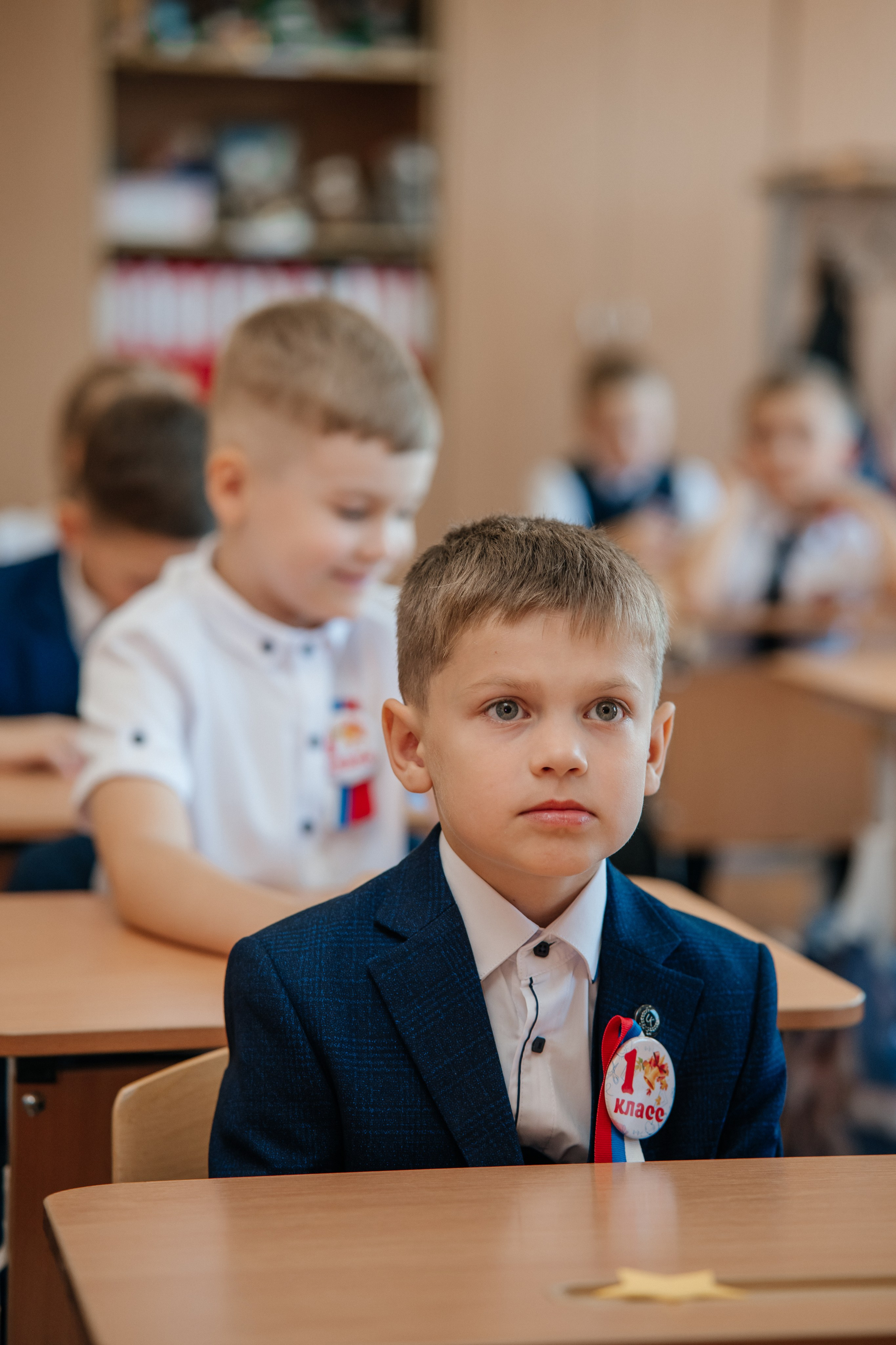 День первоклассника. Школьный фотограф в Валуйках. Фотосессии для выпускников и изготовление выпускных альбомов в городе Валуйки и в Белгородской области