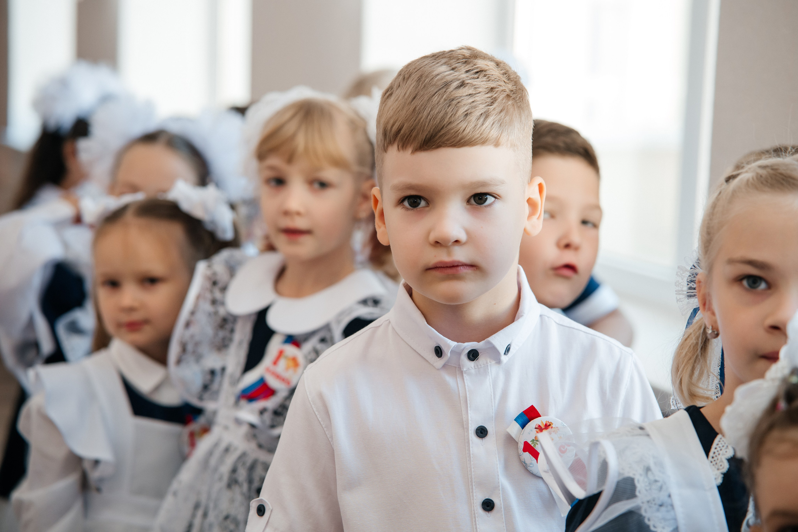 День первоклассника. Школьный фотограф в Валуйках. Фотосессии для выпускников и изготовление выпускных альбомов в городе Валуйки и в Белгородской области