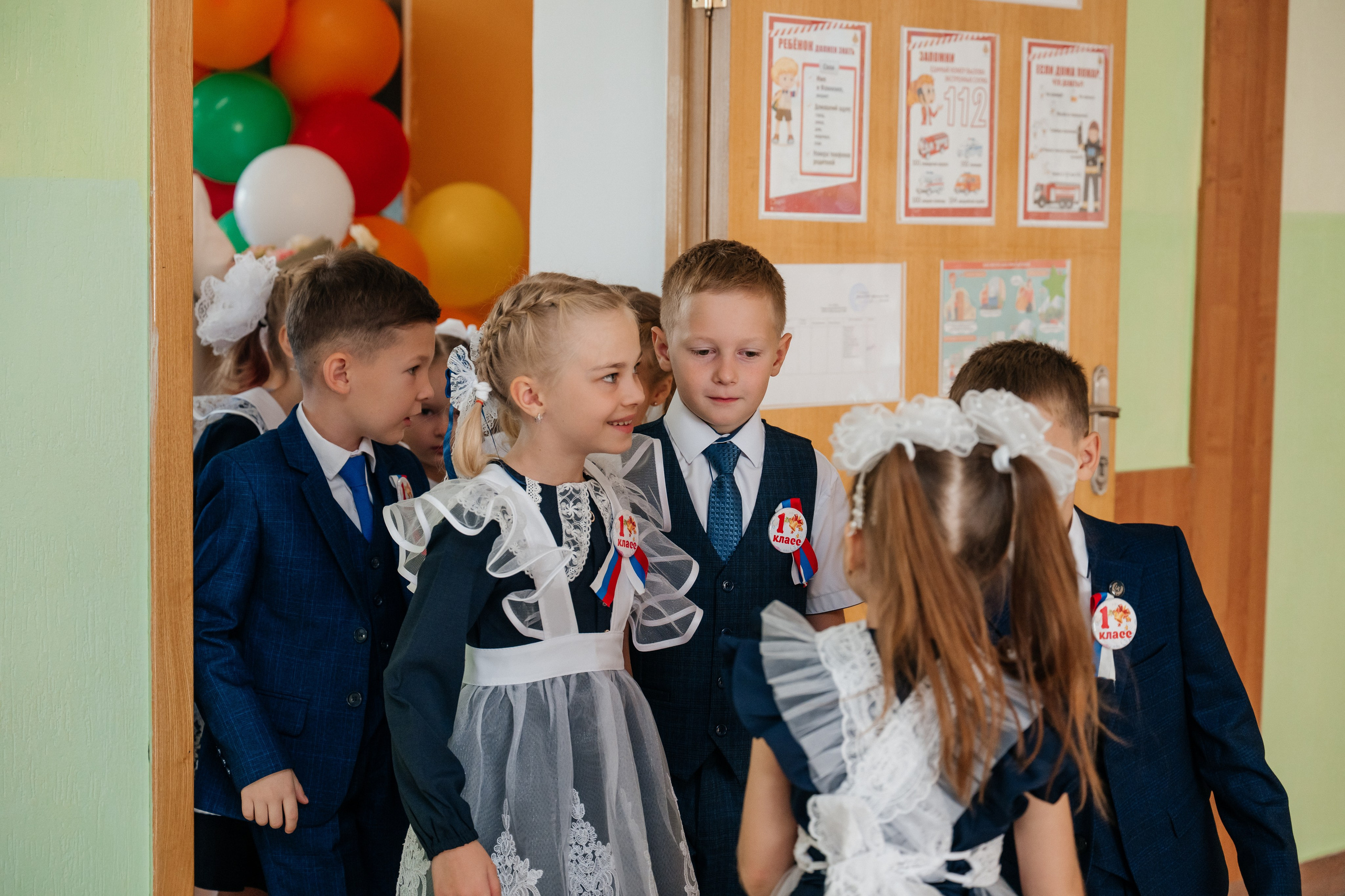 День первоклассника. Школьный фотограф в Валуйках. Фотосессии для выпускников и изготовление выпускных альбомов в городе Валуйки и в Белгородской области