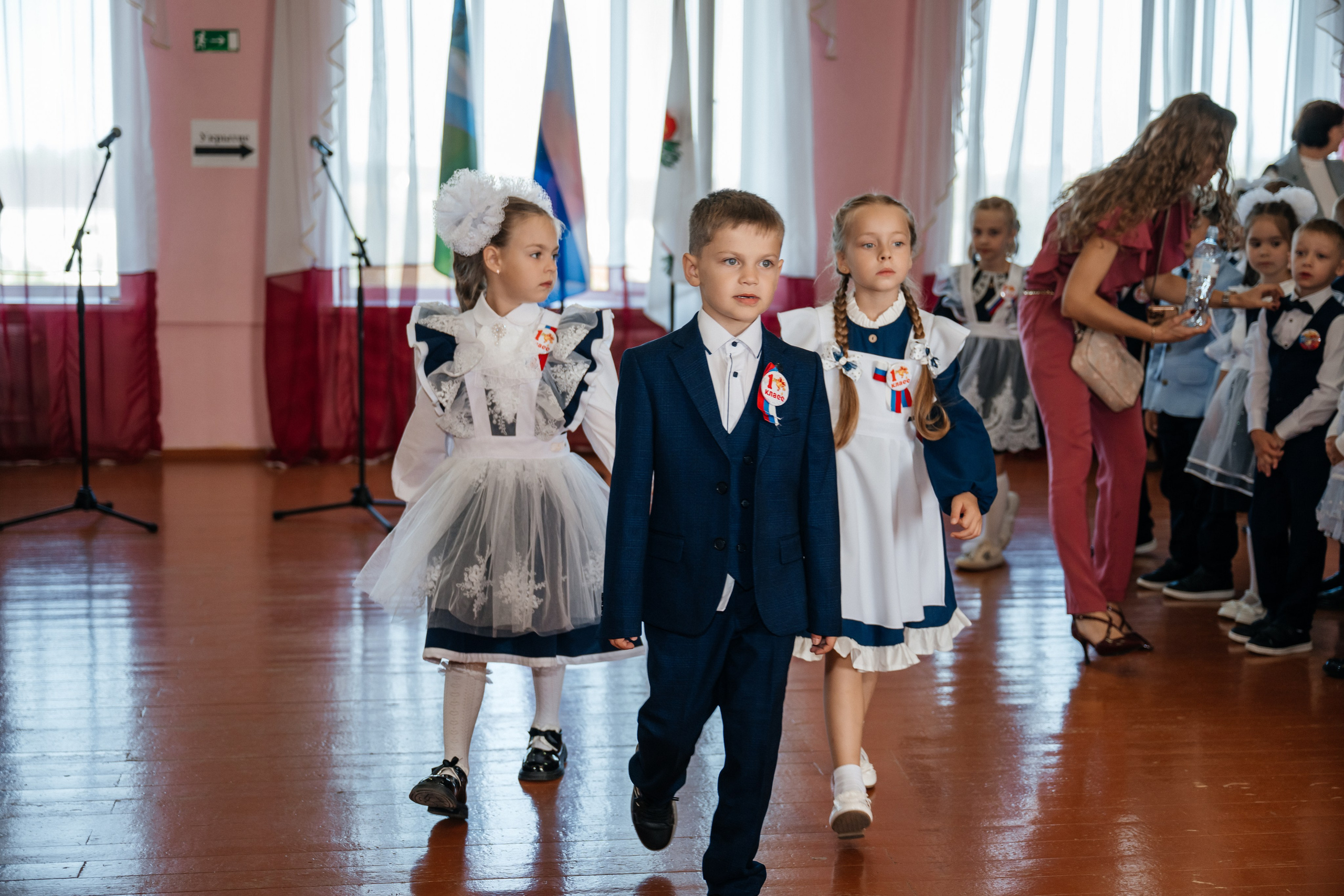 День первоклассника. Школьный фотограф в Валуйках. Фотосессии для выпускников и изготовление выпускных альбомов в городе Валуйки и в Белгородской области