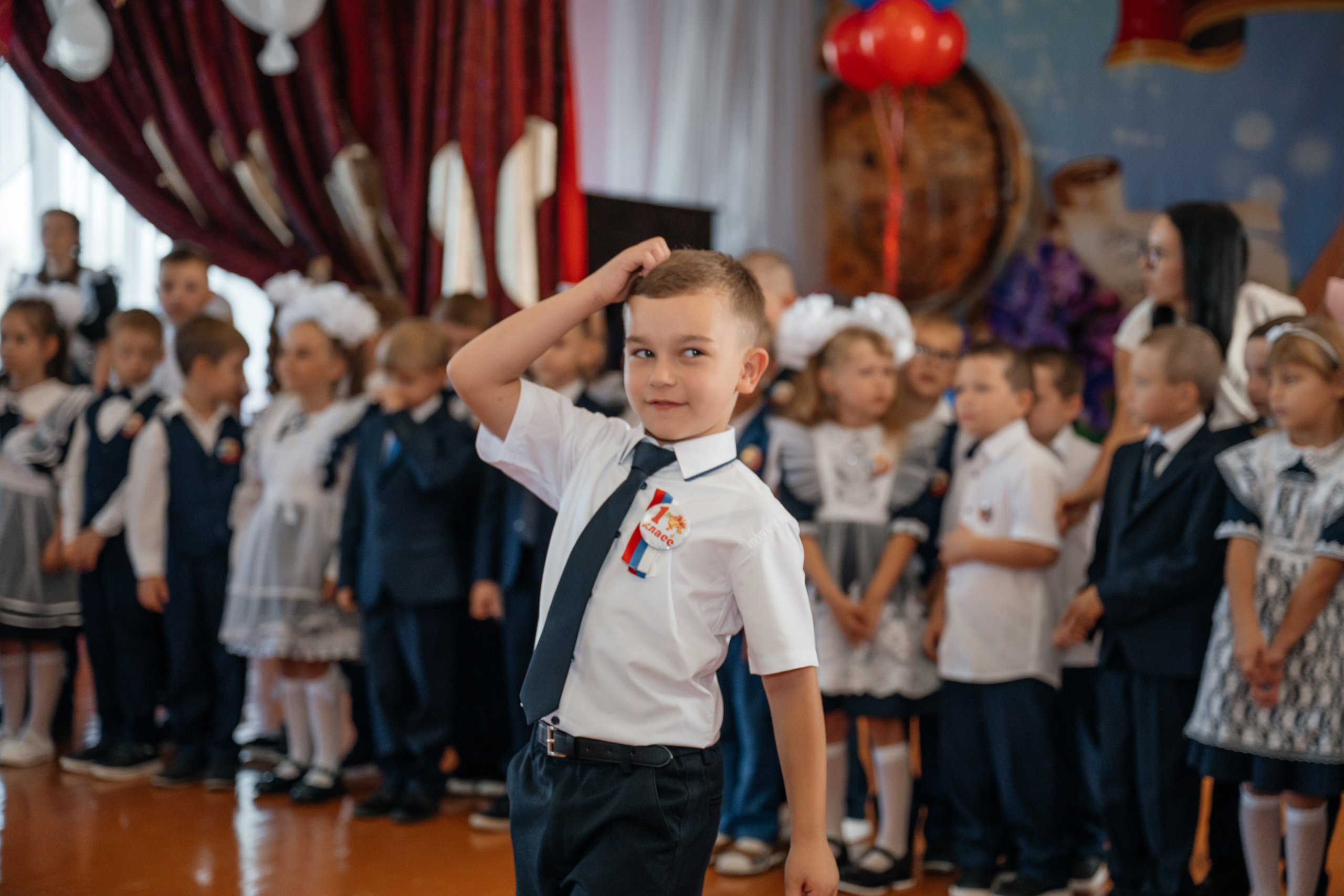 День первоклассника. Школьный фотограф в Валуйках. Фотосессии для выпускников и изготовление выпускных альбомов в городе Валуйки и в Белгородской области