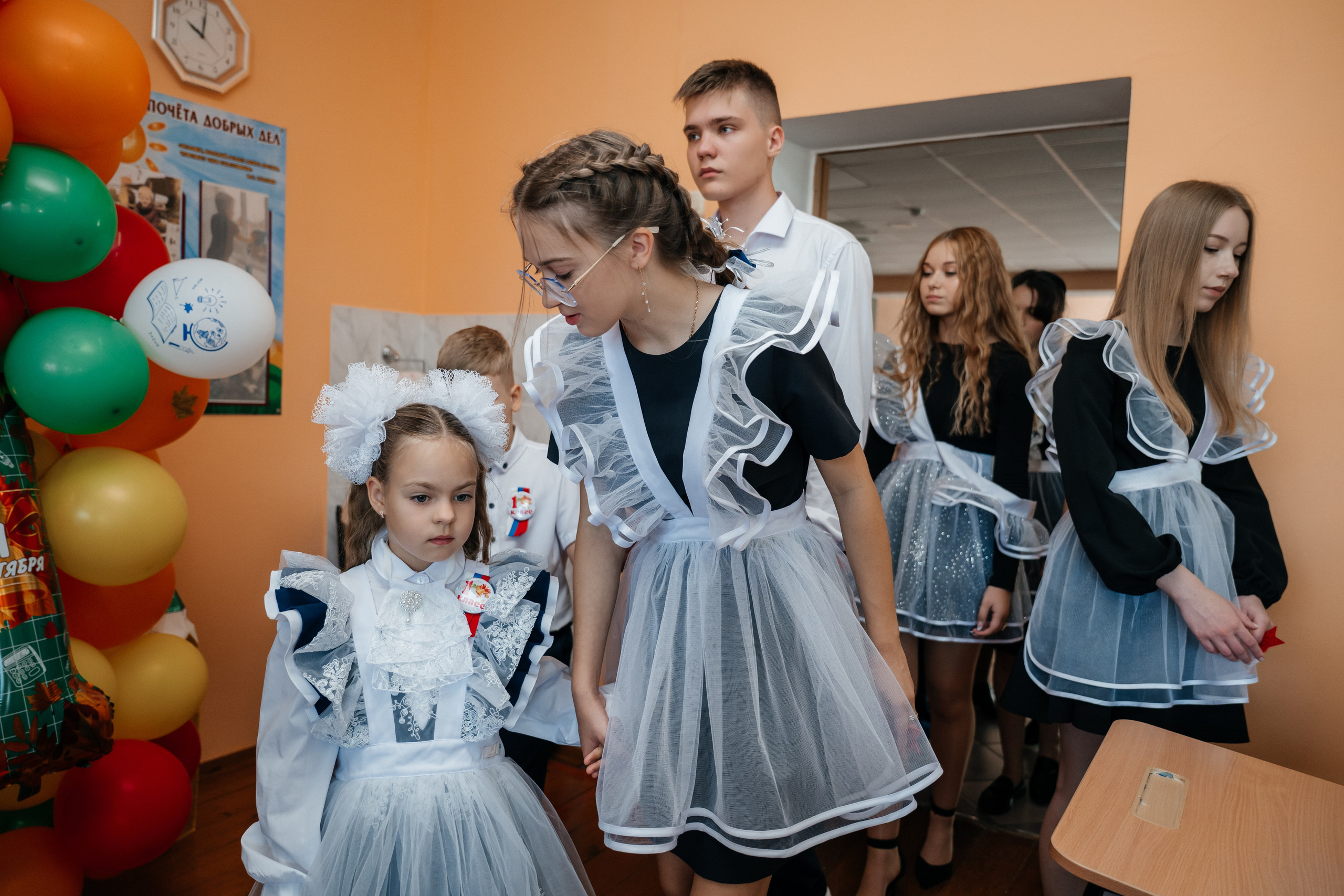 День первоклассника. Школьный фотограф в Валуйках. Фотосессии для выпускников и изготовление выпускных альбомов в городе Валуйки и в Белгородской области