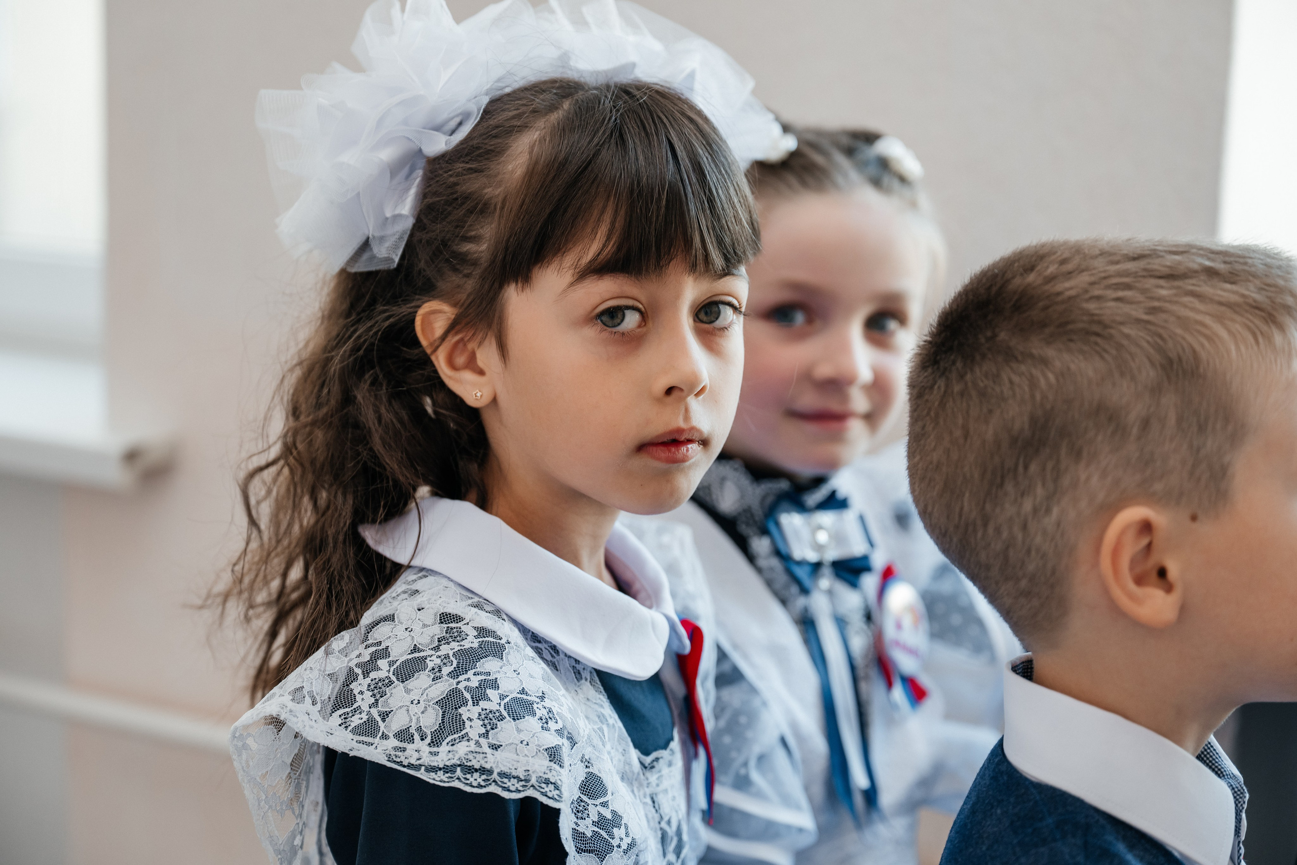 День первоклассника. Школьный фотограф в Валуйках. Фотосессии для выпускников и изготовление выпускных альбомов в городе Валуйки и в Белгородской области