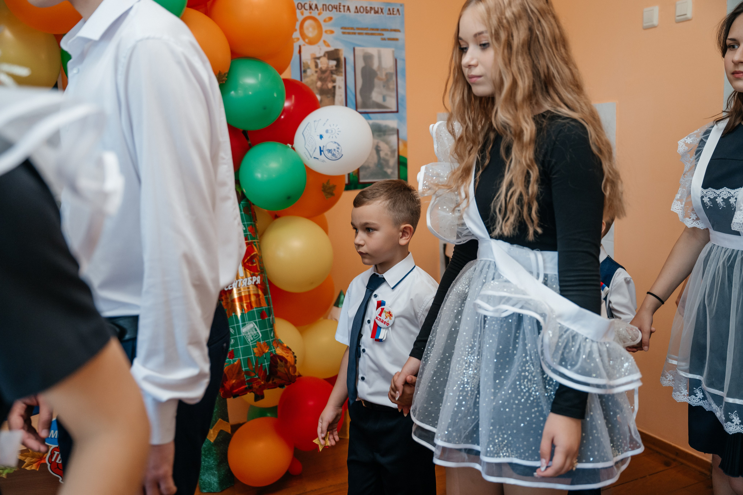 День первоклассника. Школьный фотограф в Валуйках. Фотосессии для выпускников и изготовление выпускных альбомов в городе Валуйки и в Белгородской области