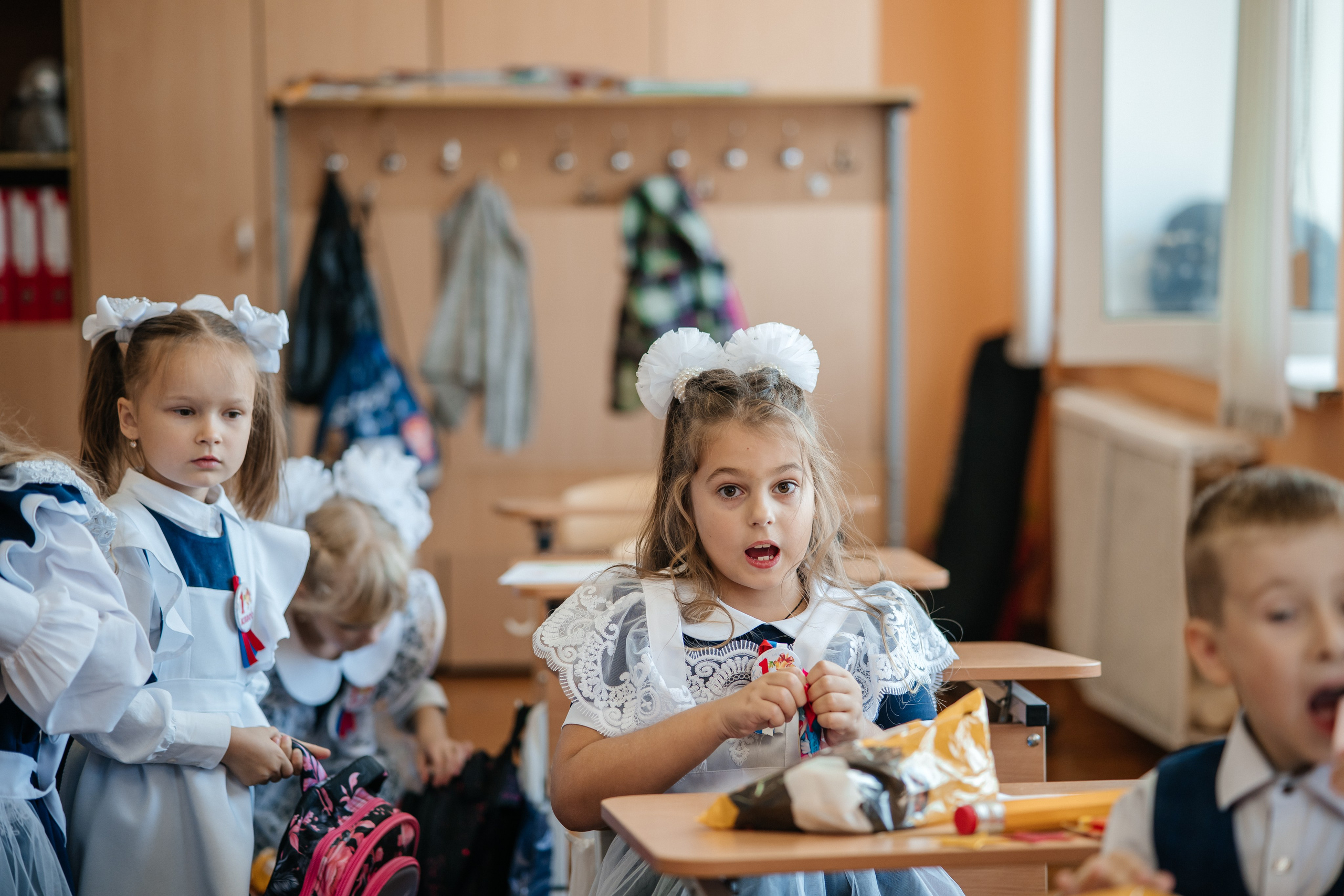 День первоклассника. Школьный фотограф в Валуйках. Фотосессии для выпускников и изготовление выпускных альбомов в городе Валуйки и в Белгородской области