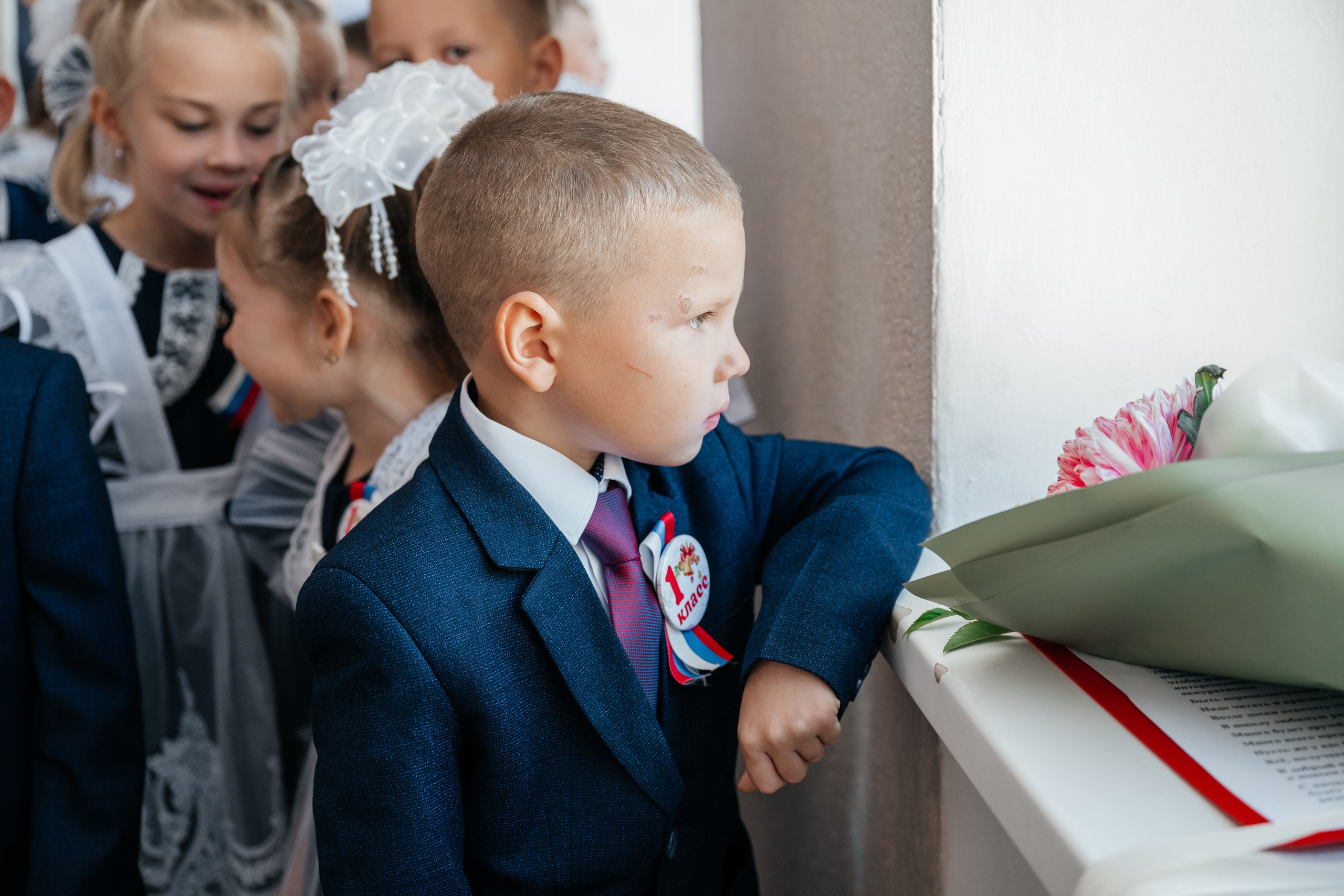 День первоклассника. Школьный фотограф в Валуйках. Фотосессии для выпускников и изготовление выпускных альбомов в городе Валуйки и в Белгородской области