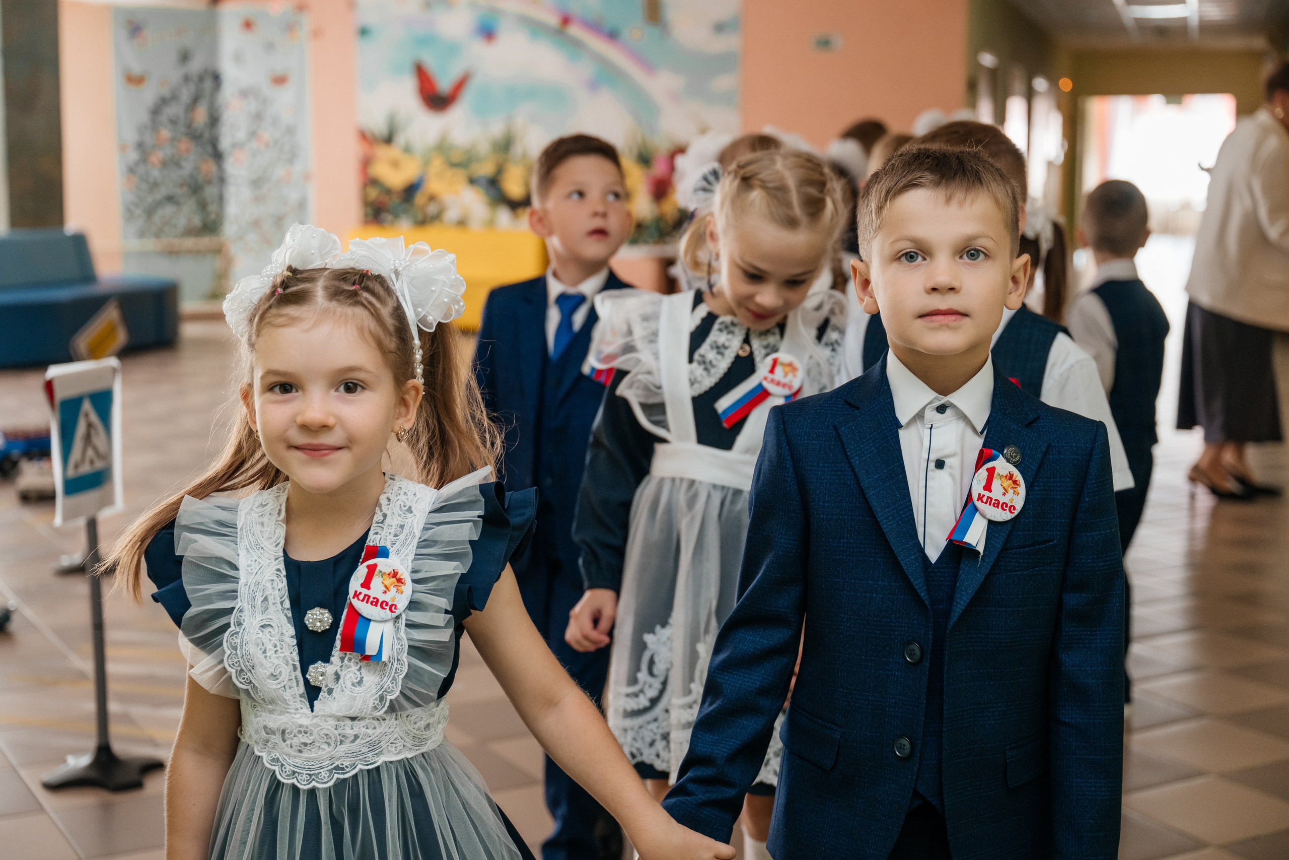 День первоклассника. Школьный фотограф в Валуйках. Фотосессии для выпускников и изготовление выпускных альбомов в городе Валуйки и в Белгородской области