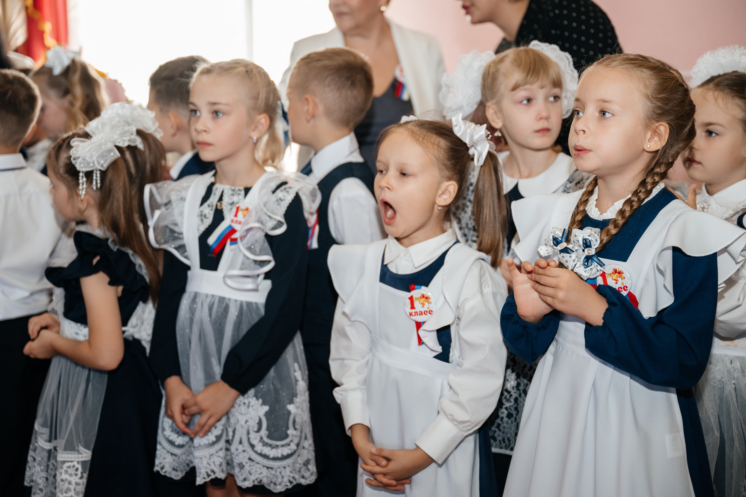 День первоклассника. Школьный фотограф в Валуйках. Фотосессии для выпускников и изготовление выпускных альбомов в городе Валуйки и в Белгородской области
