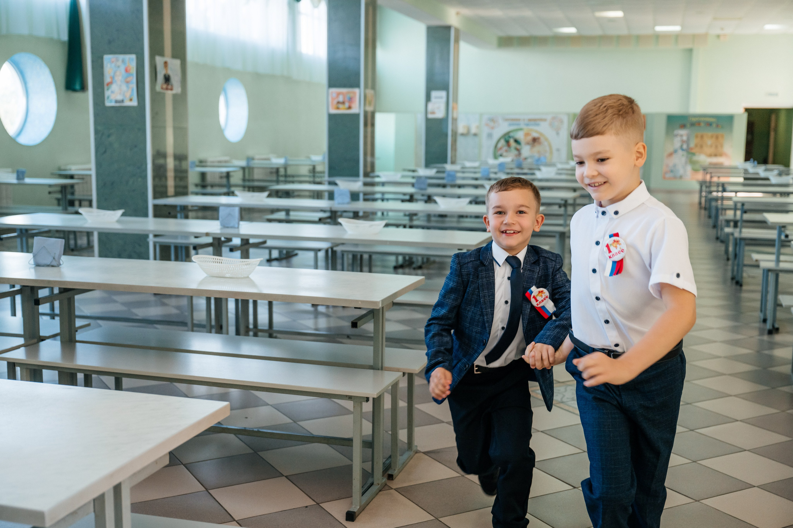 День первоклассника. Школьный фотограф в Валуйках. Фотосессии для выпускников и изготовление выпускных альбомов в городе Валуйки и в Белгородской области
